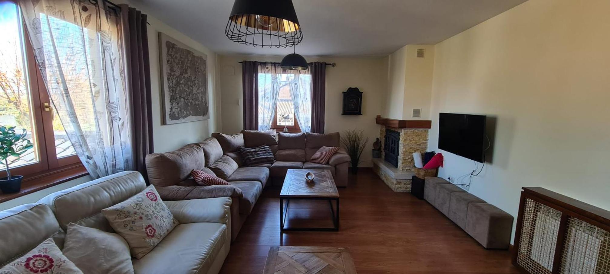 Casa de cinco habitaciones