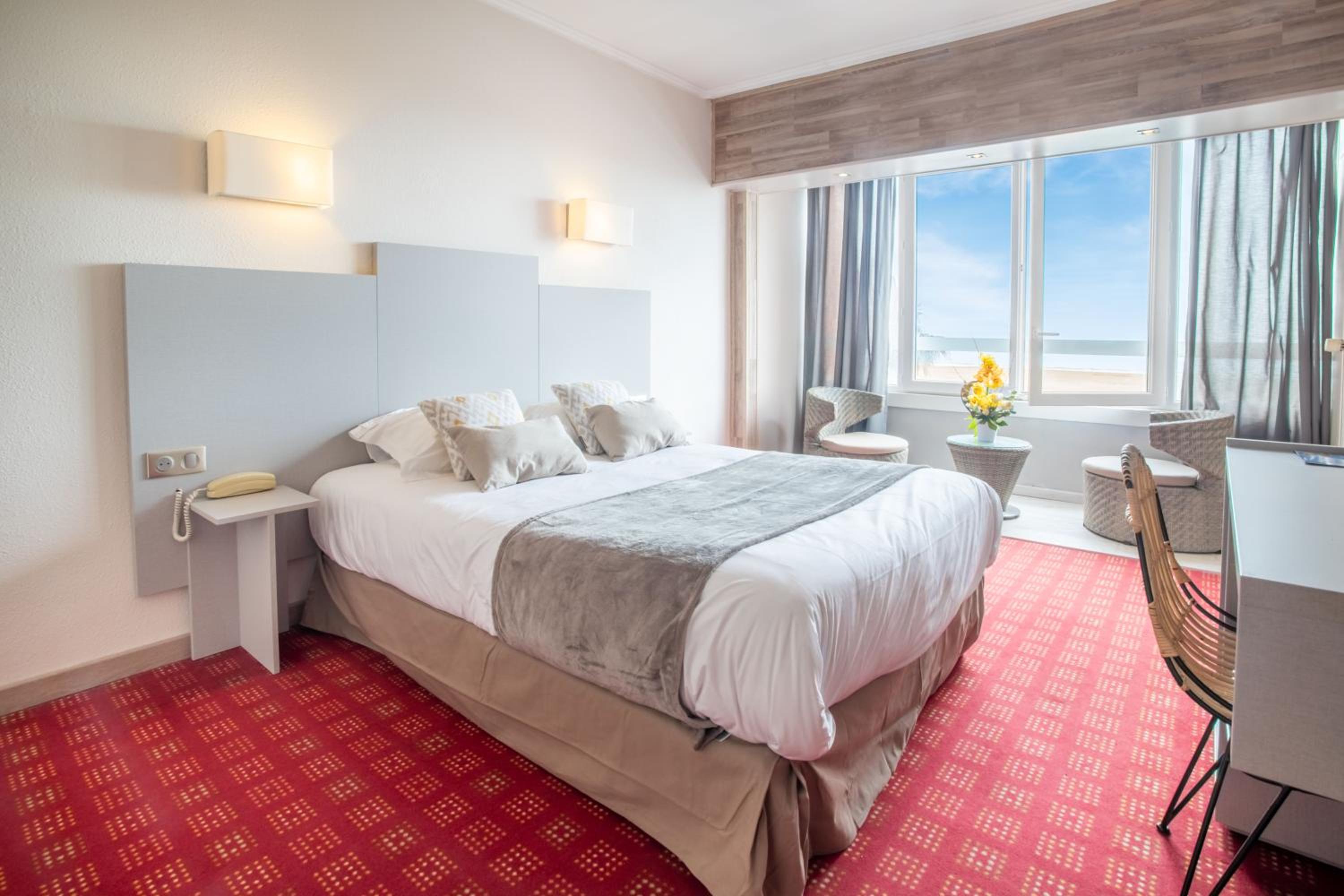 Double Room with Sea View - Photo 2
