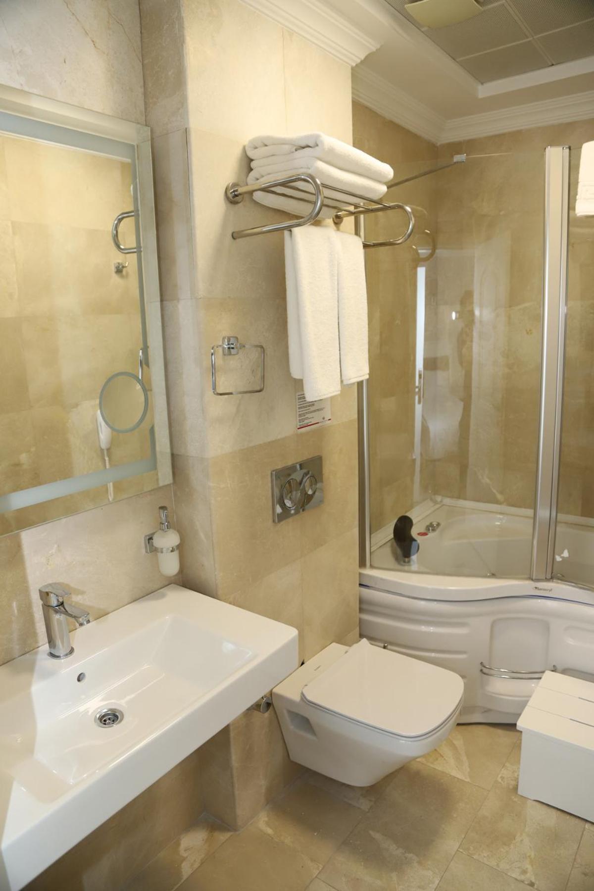 Deluxe Triple Room photo 3