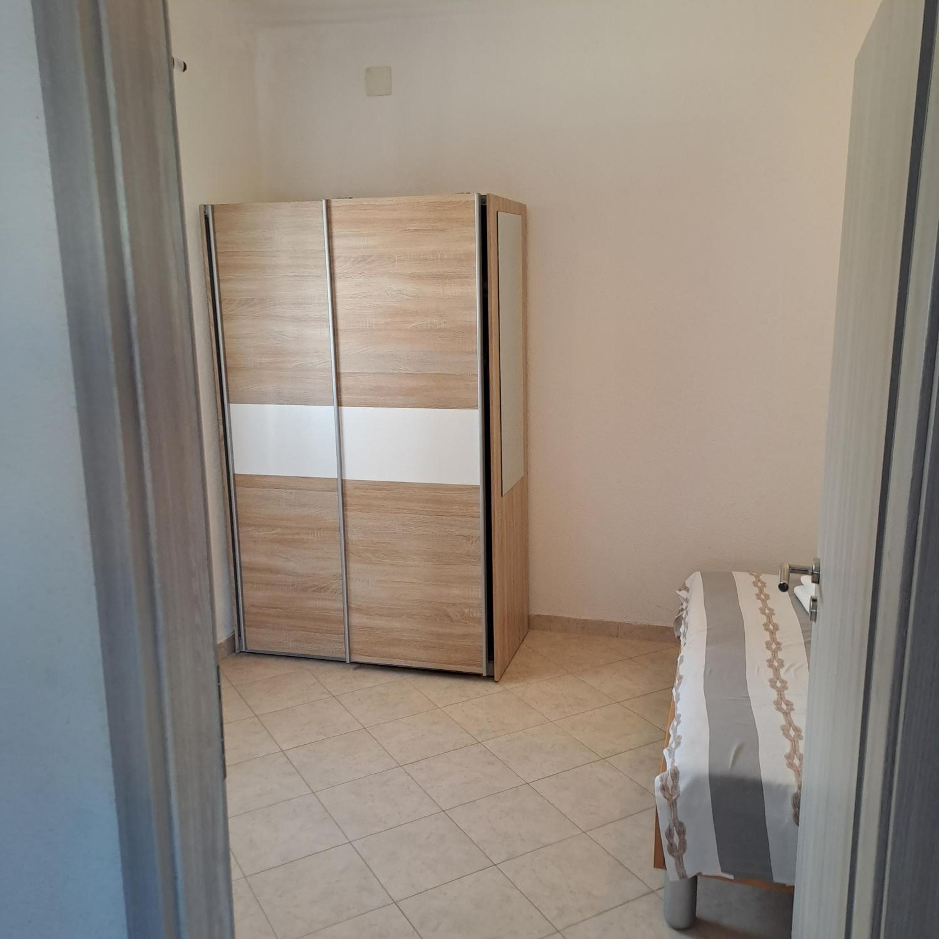 Apartment with Terrace - Photo 15