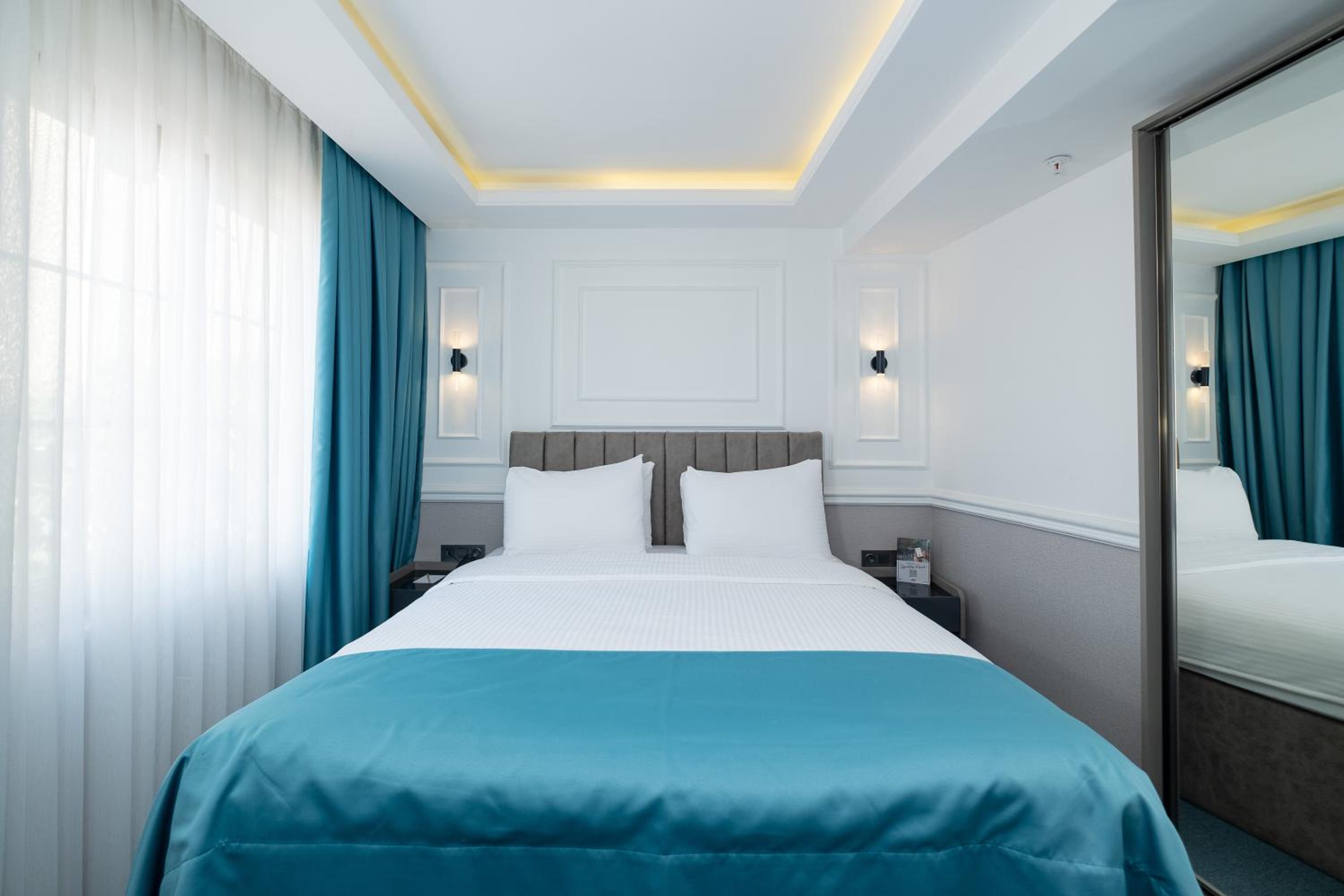 Deluxe Double Room photo 2