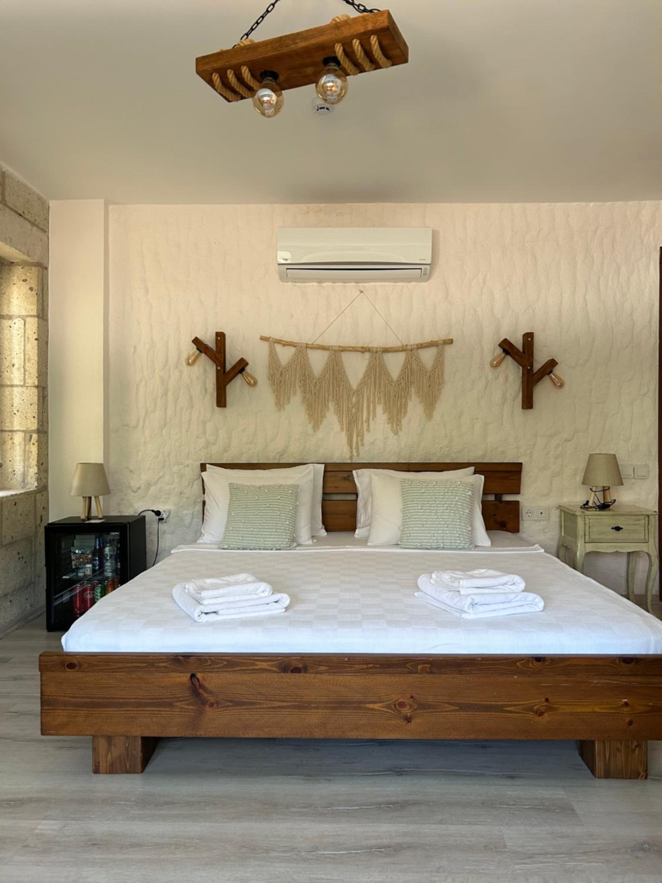 Deluxe Room - Photo 22