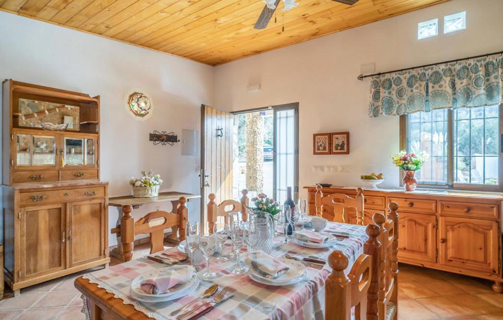 Villa photo 2