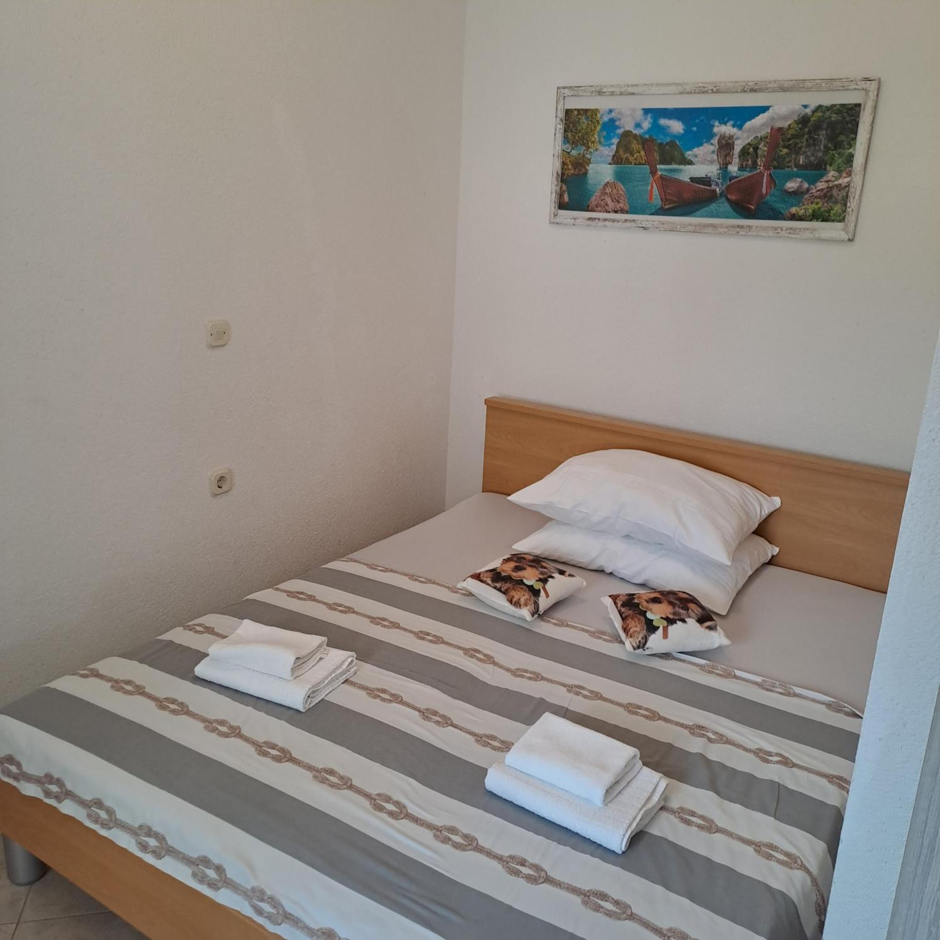 Apartment with Terrace - Photo 1