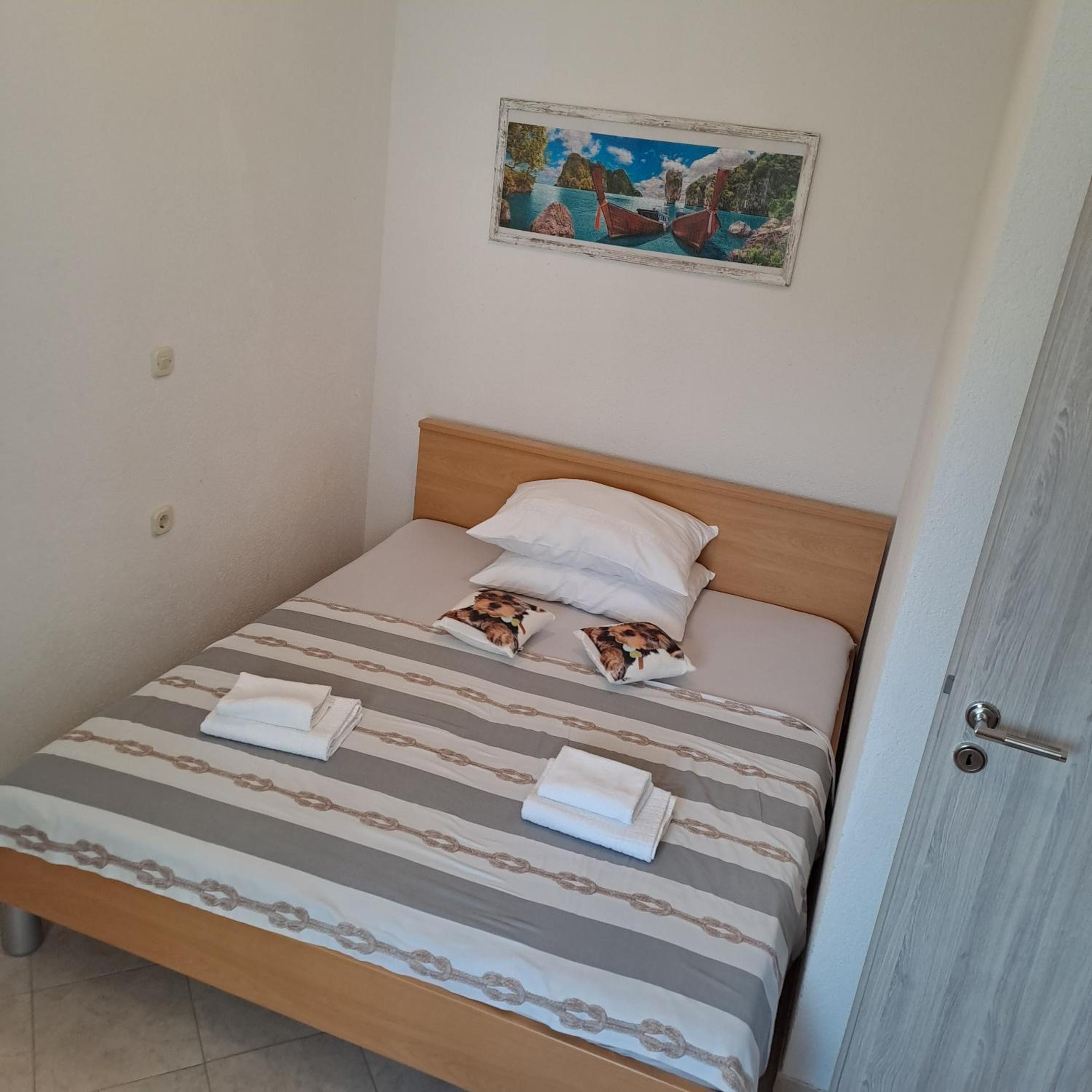 Apartment with Terrace - Photo 27