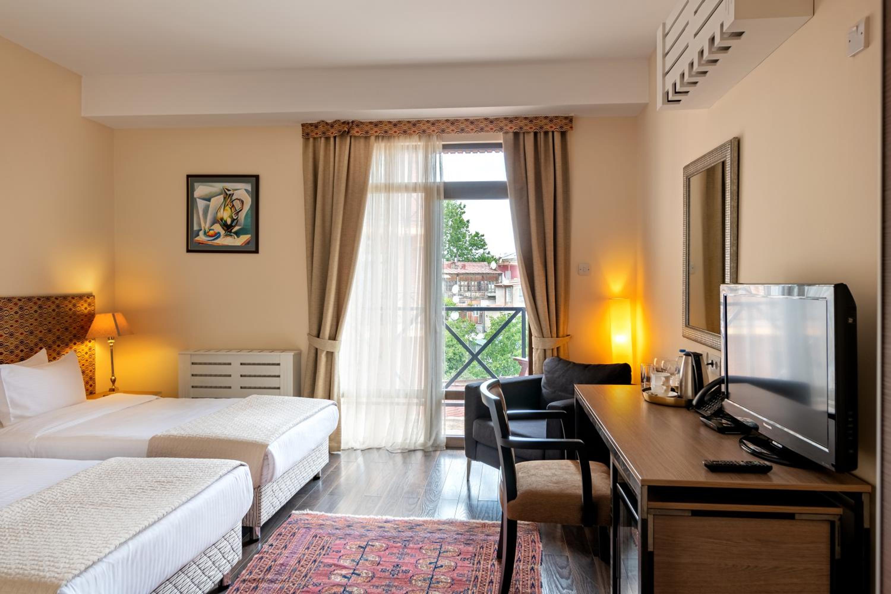Standard Twin Room - Photo 2