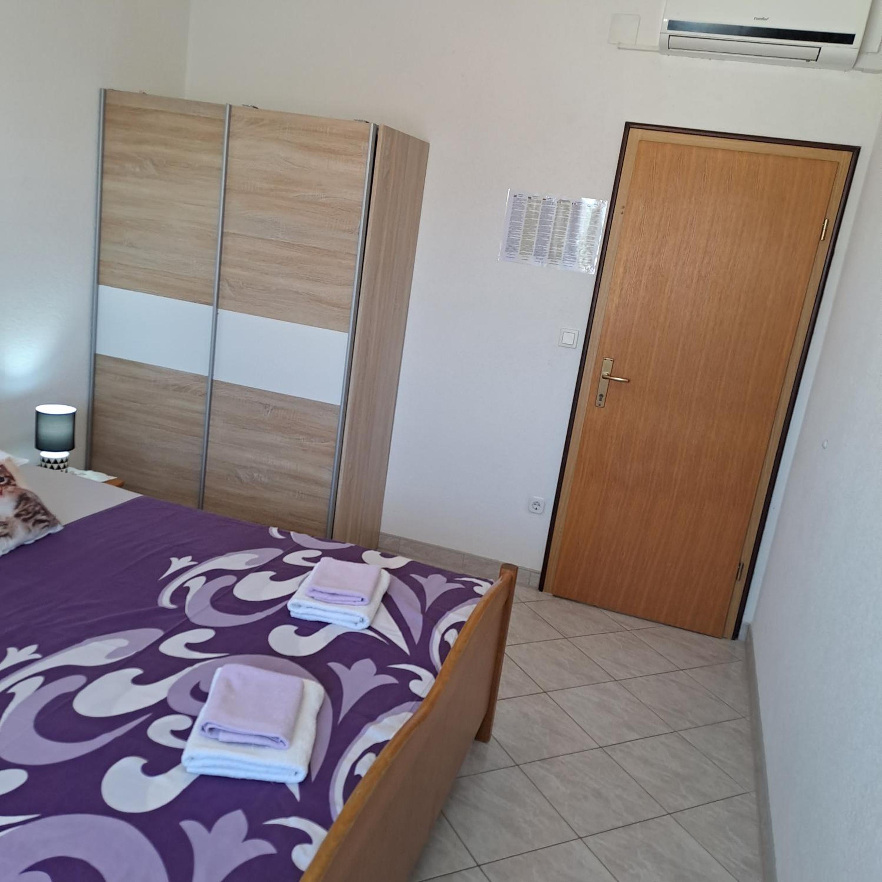 Double Room - Photo 12