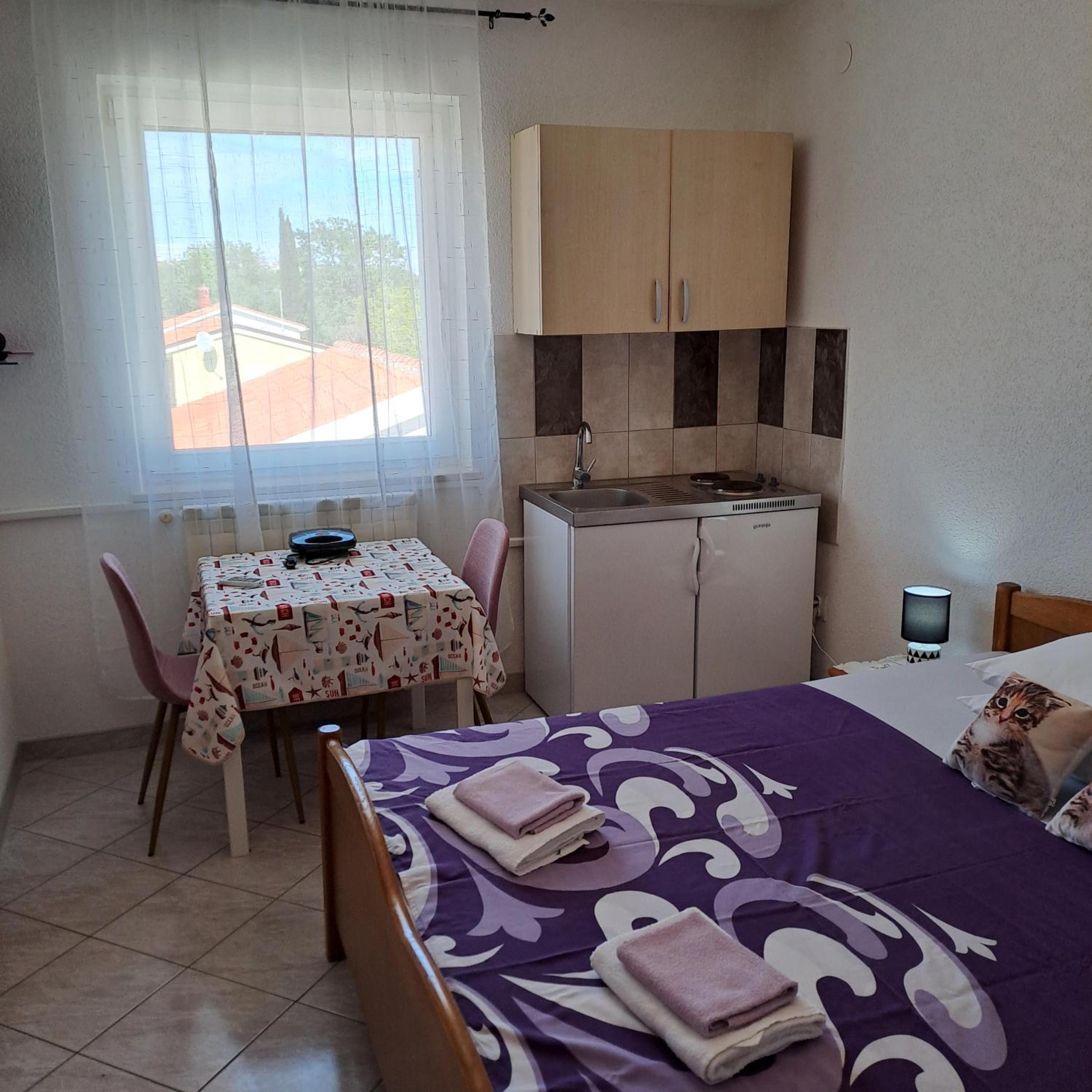 Double Room - Photo 6