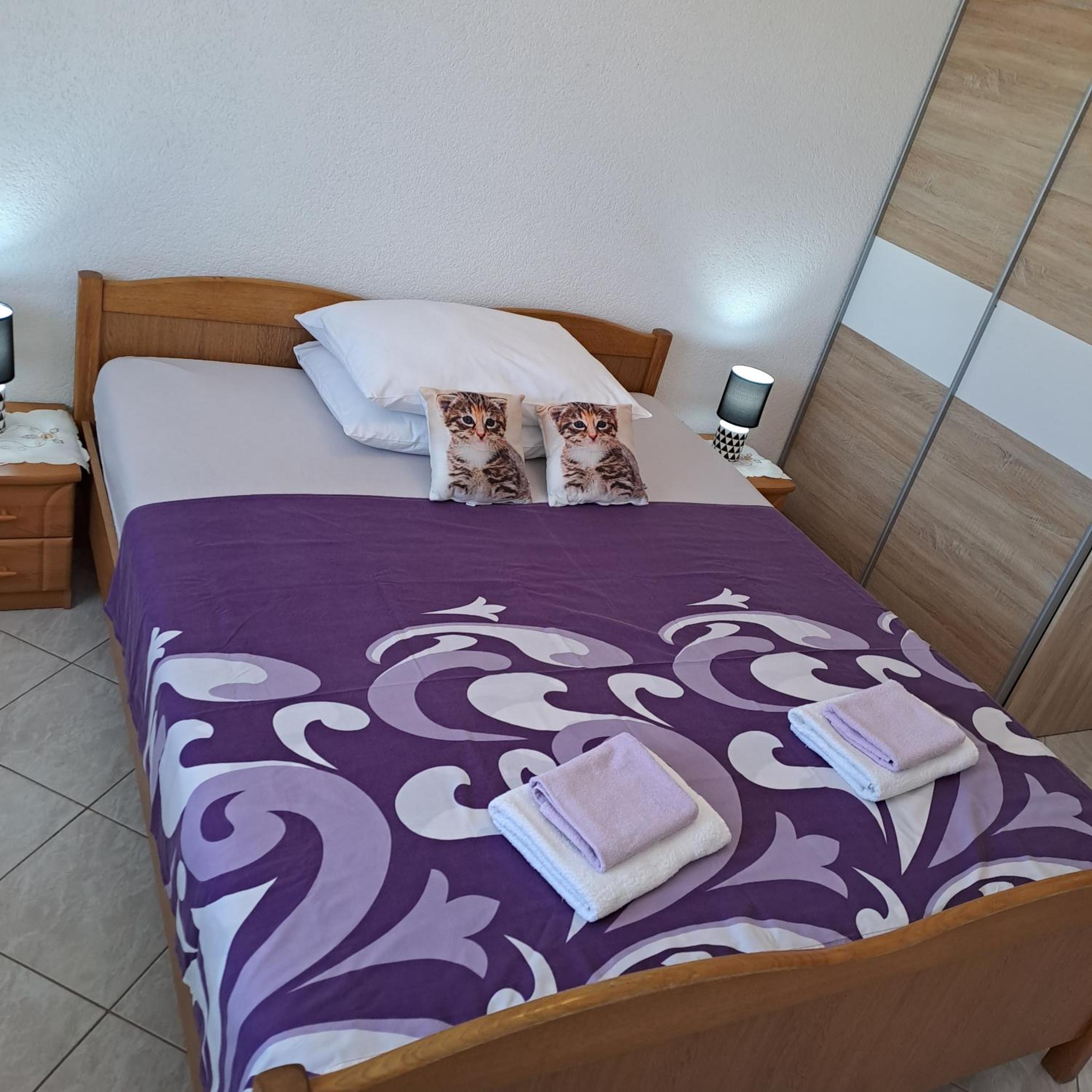 Double Room - Photo 5