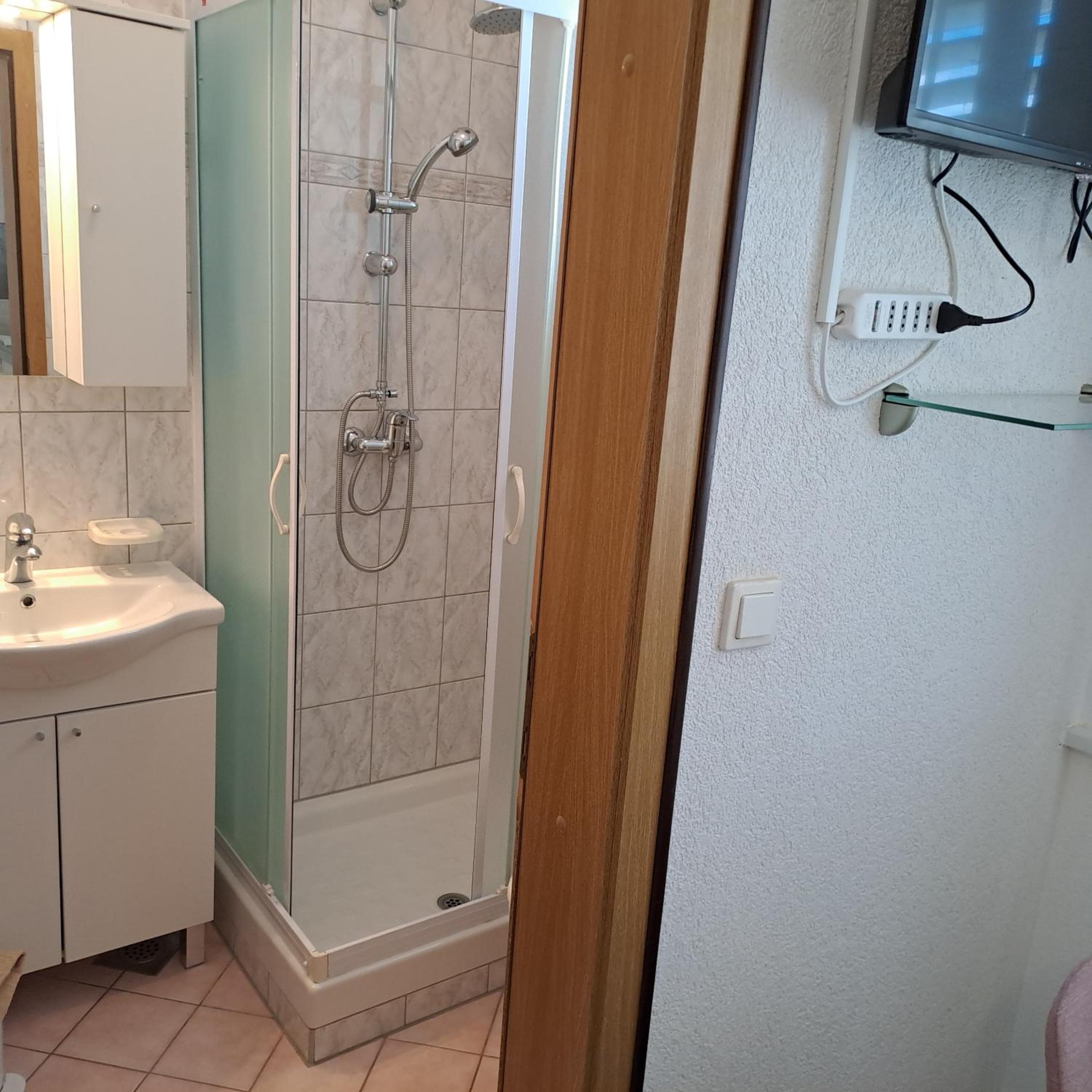Double Room - Photo 21