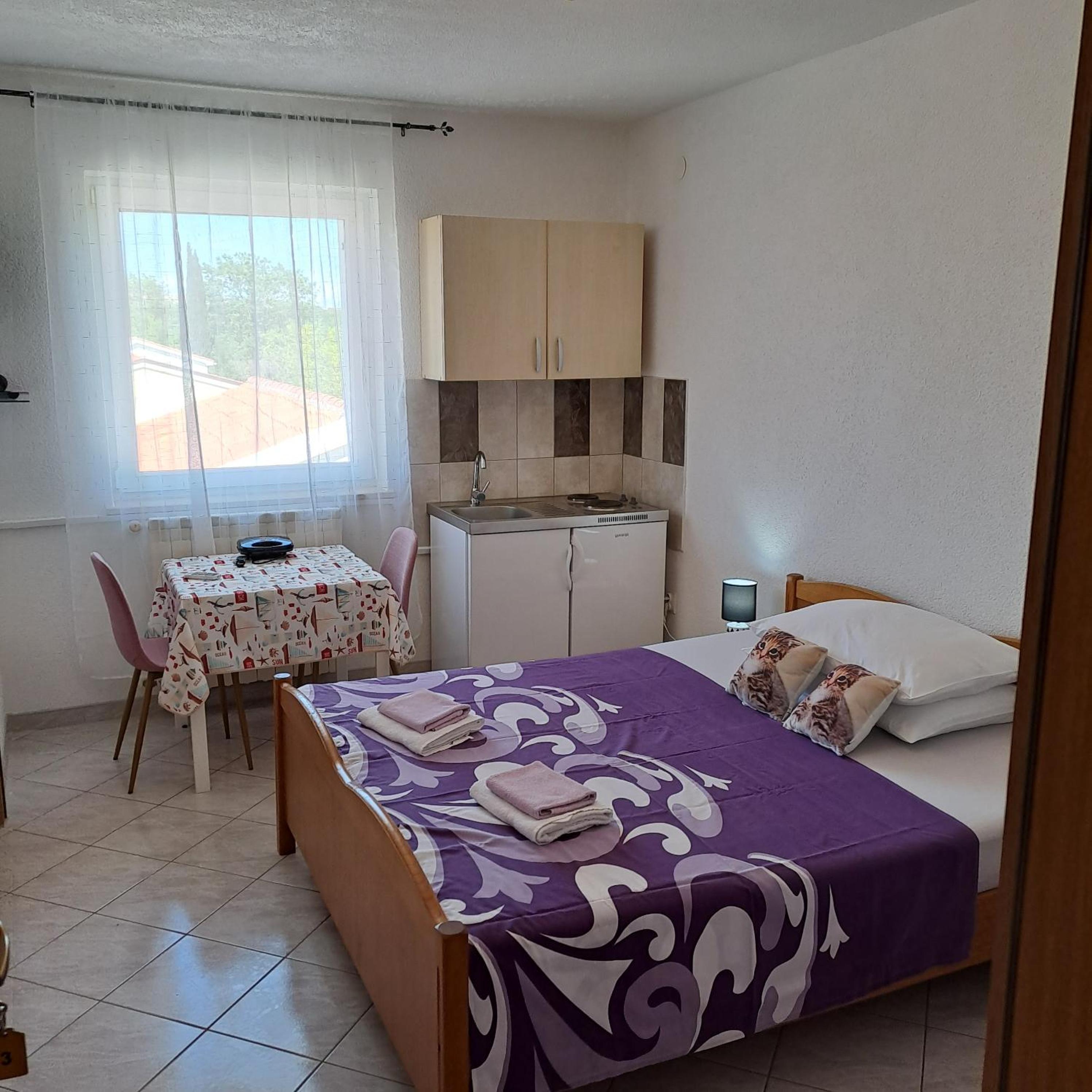 Double Room - Photo 2