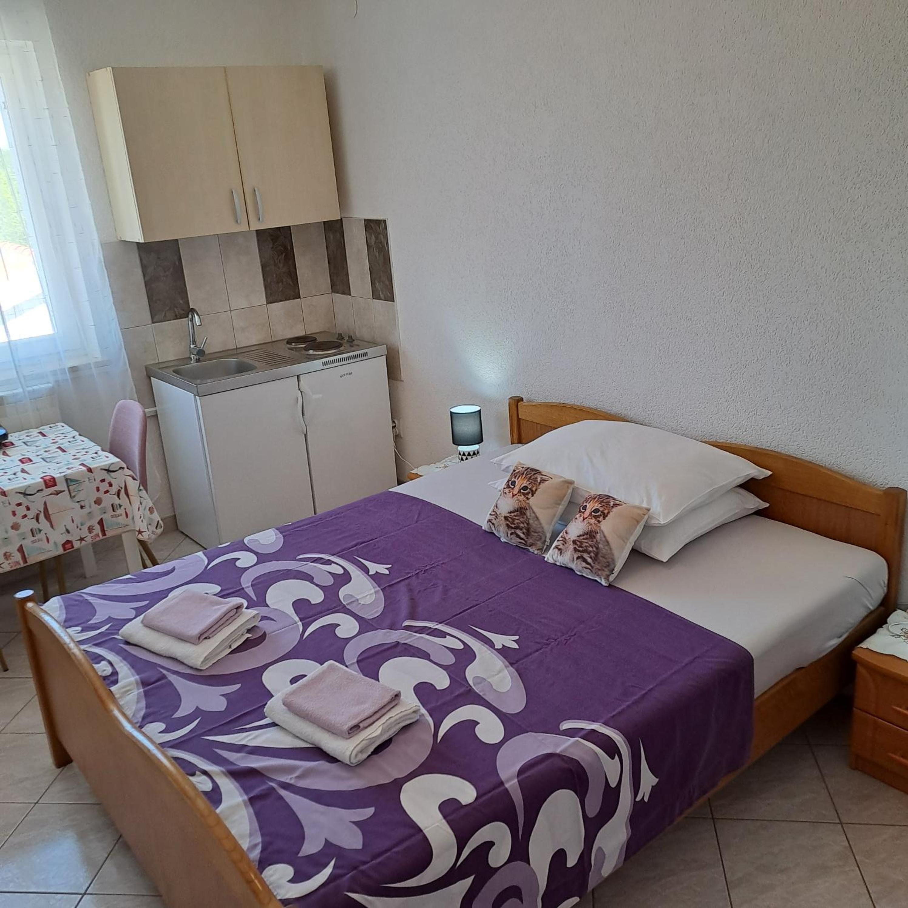 Double Room - Photo 3