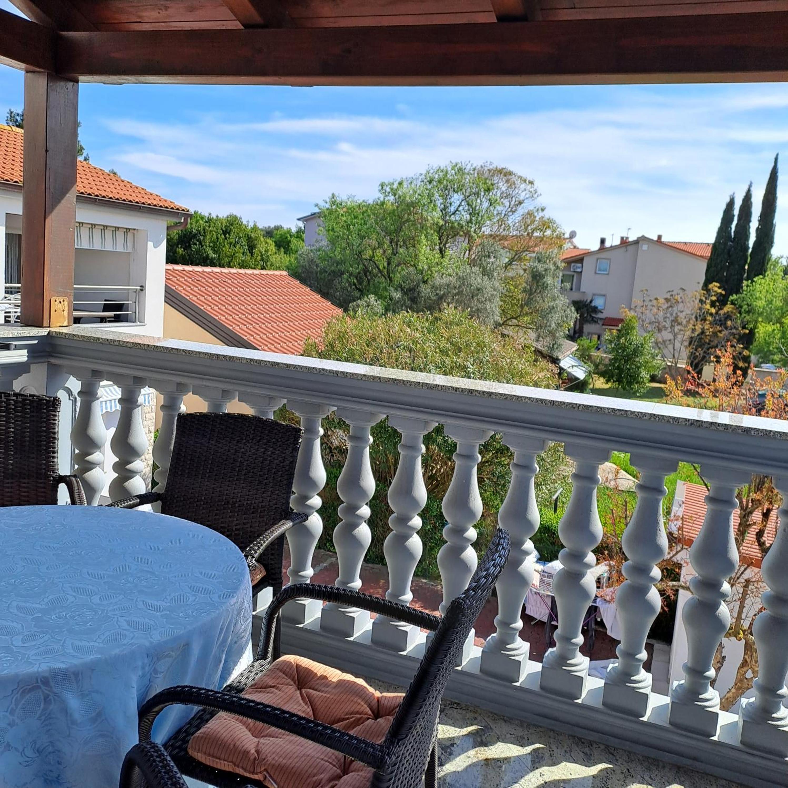 Apartment with Balcony - Photo 12