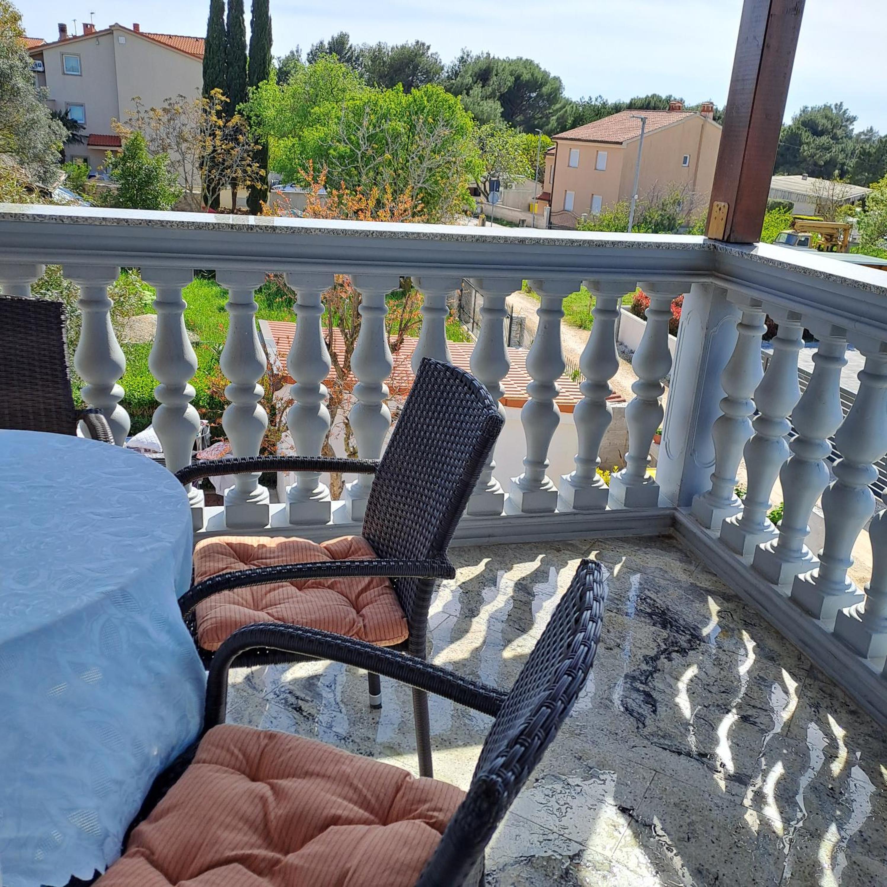 Apartment with Balcony - Photo 47
