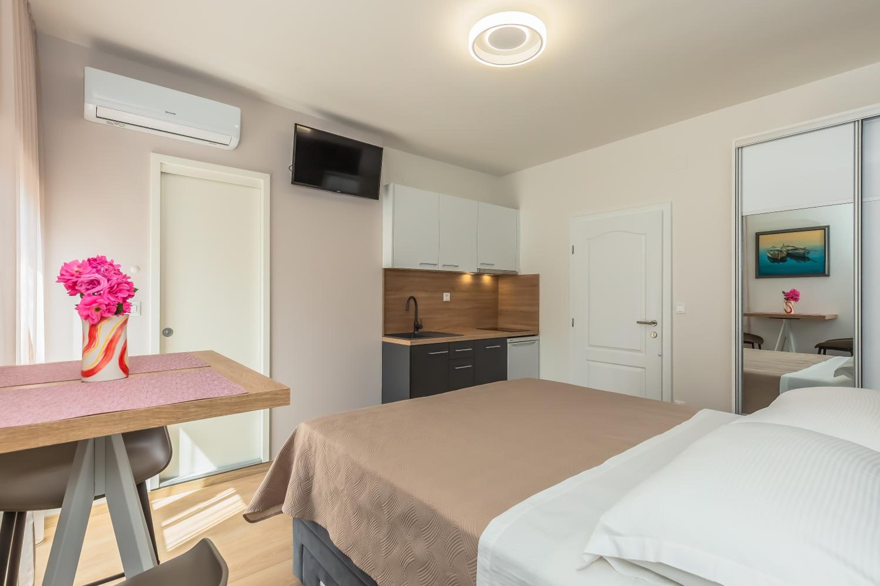 Studio Apartment