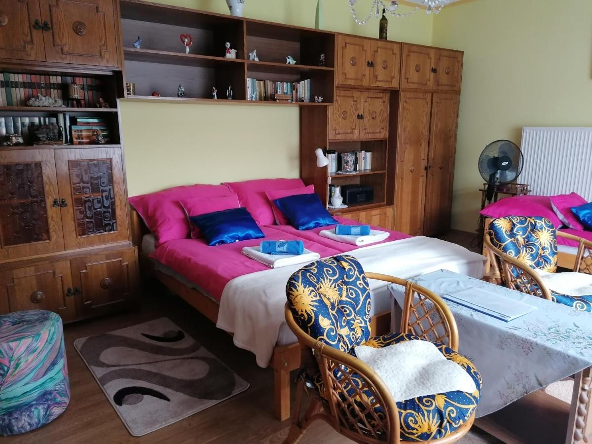 Queen Room with Garden View