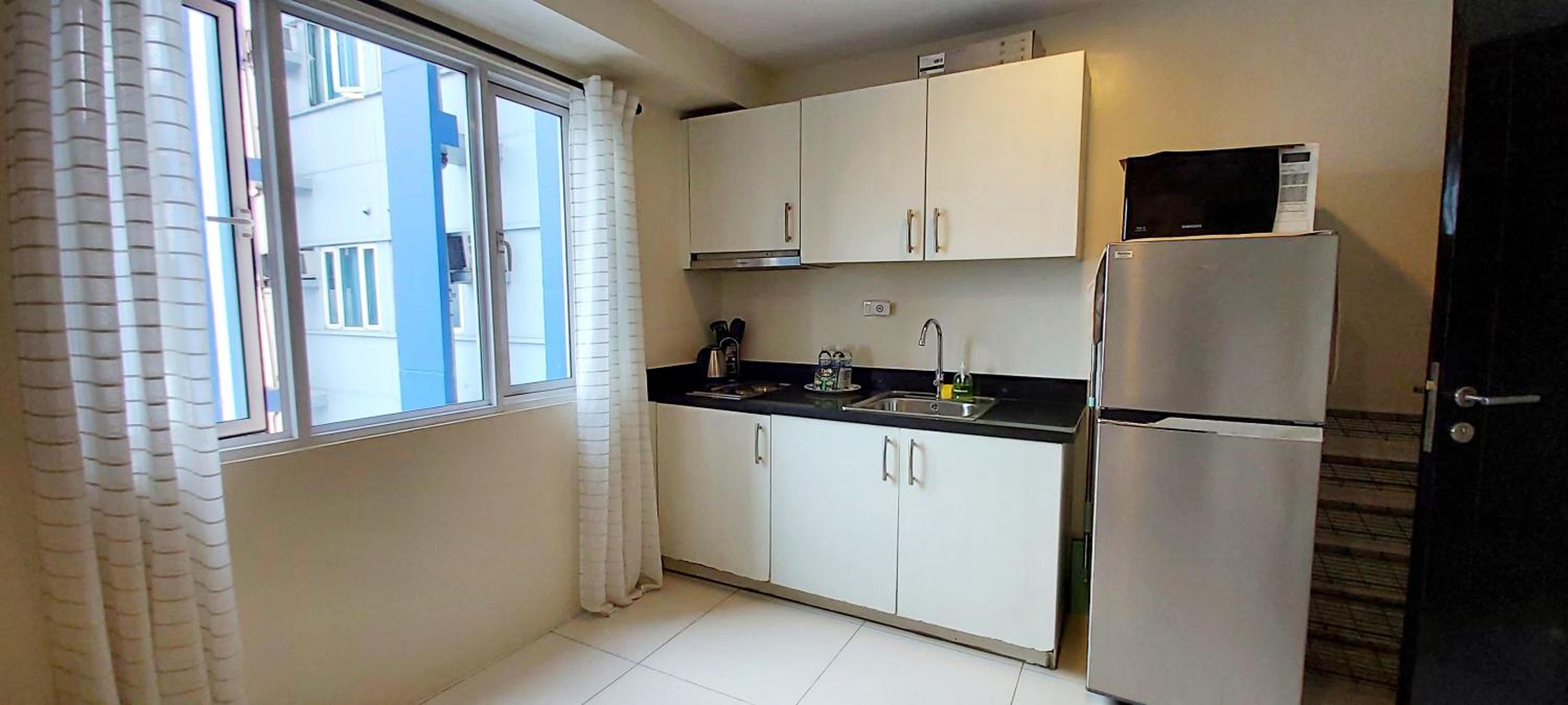 One-Bedroom Apartment - Photo 7
