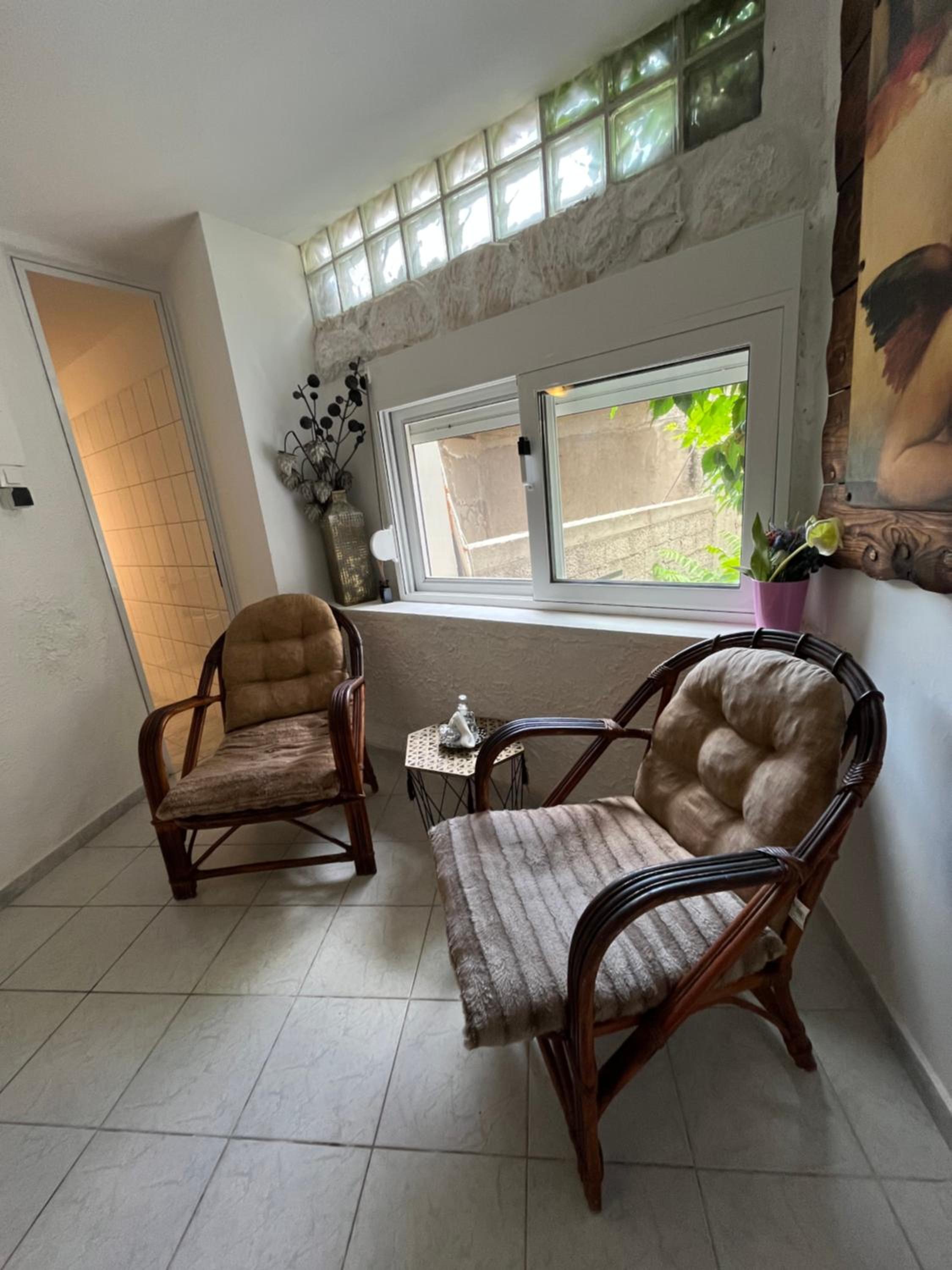 Studio Apartment - Photo 4