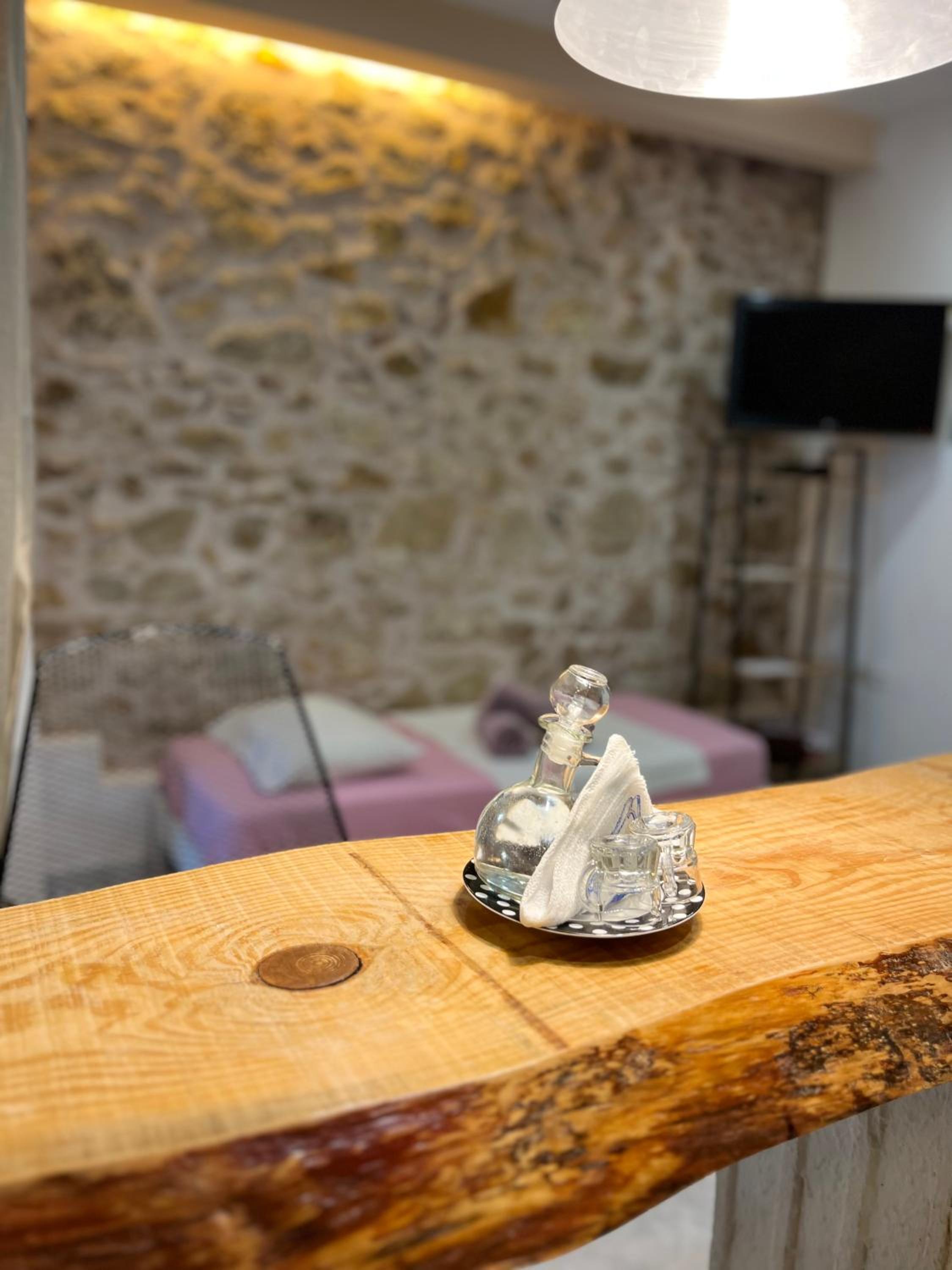 Studio Apartment - Photo 13