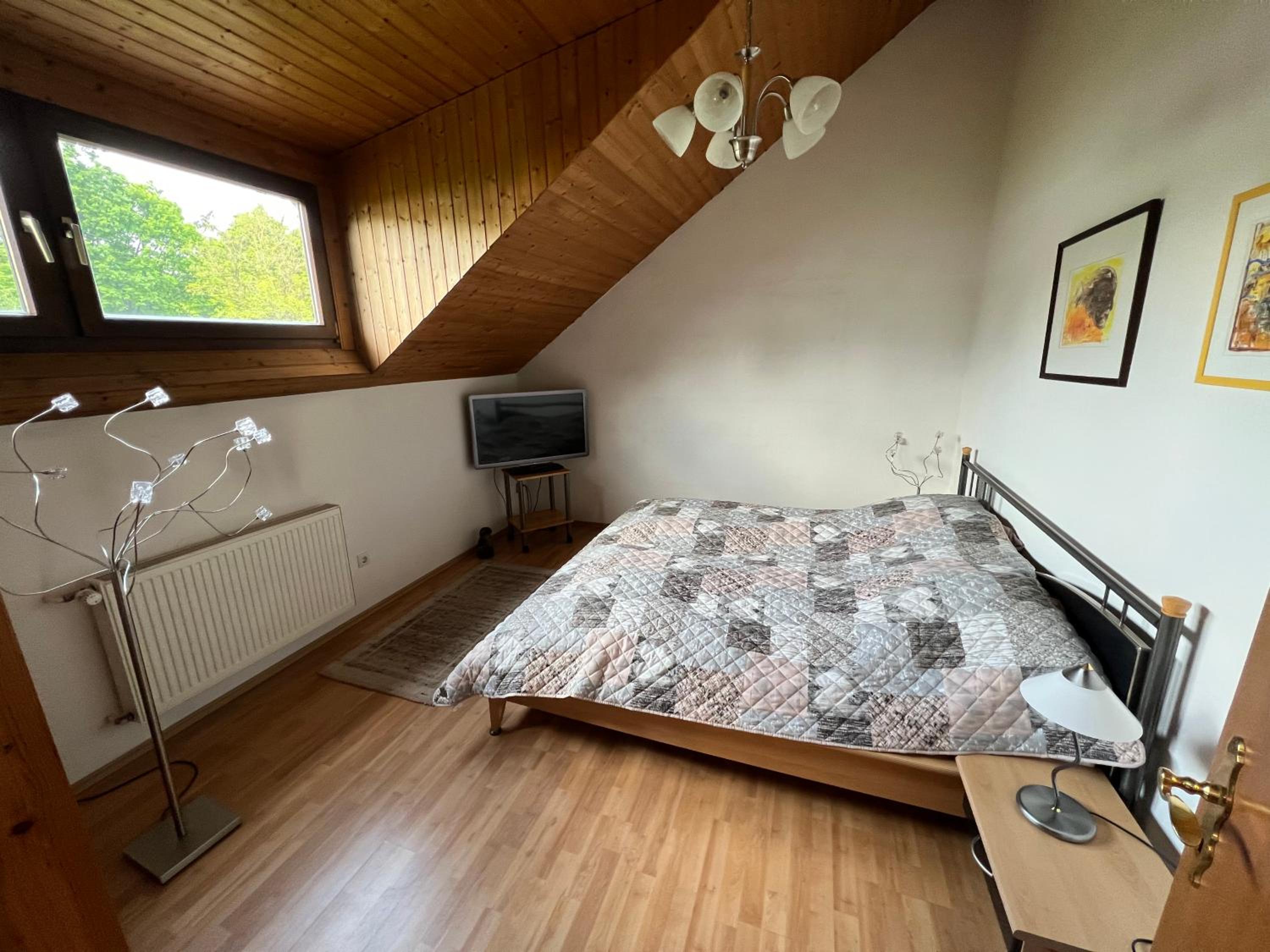 One-Bedroom Apartment - Photo 1