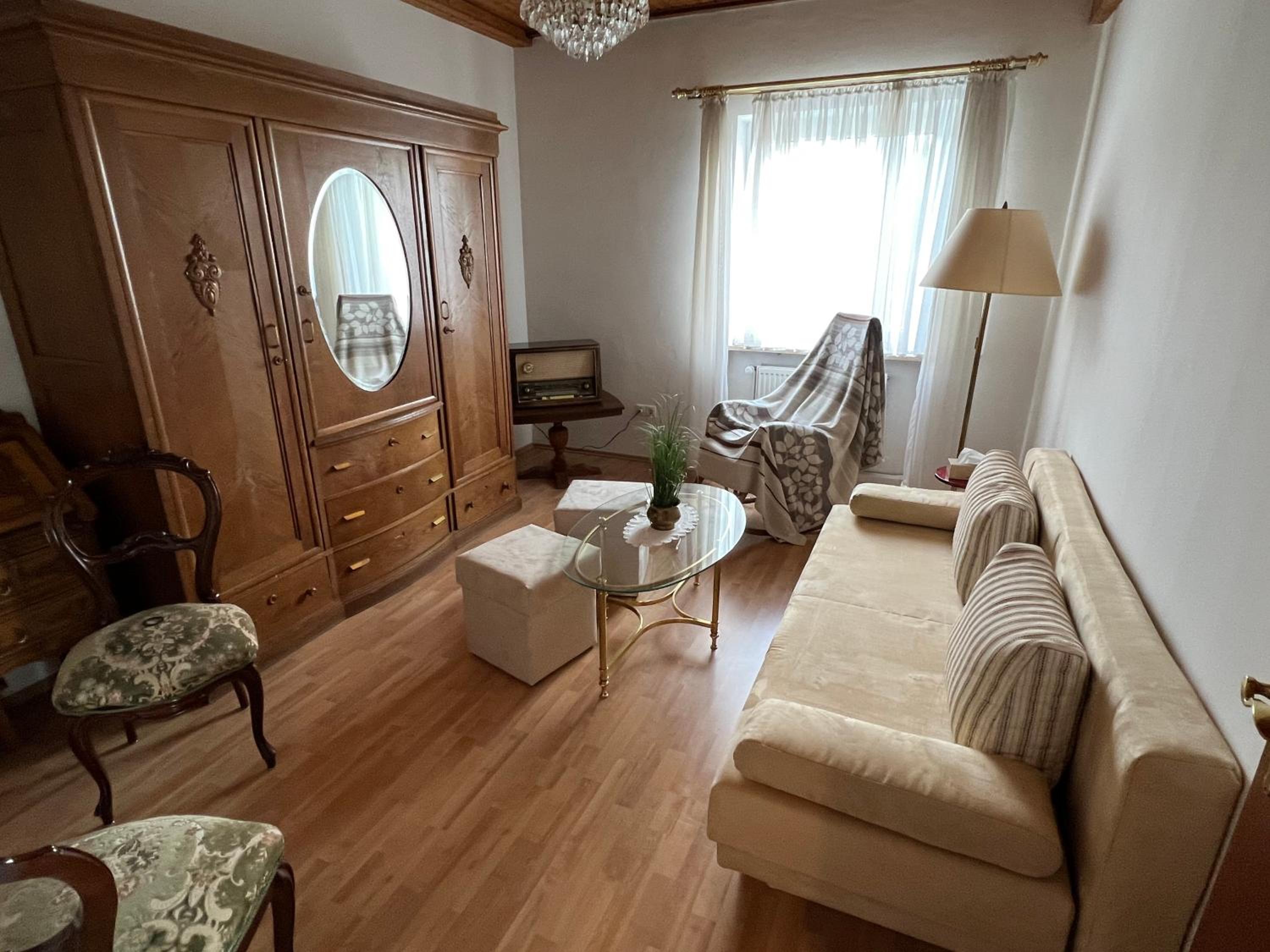 One-Bedroom Apartment - Photo 4