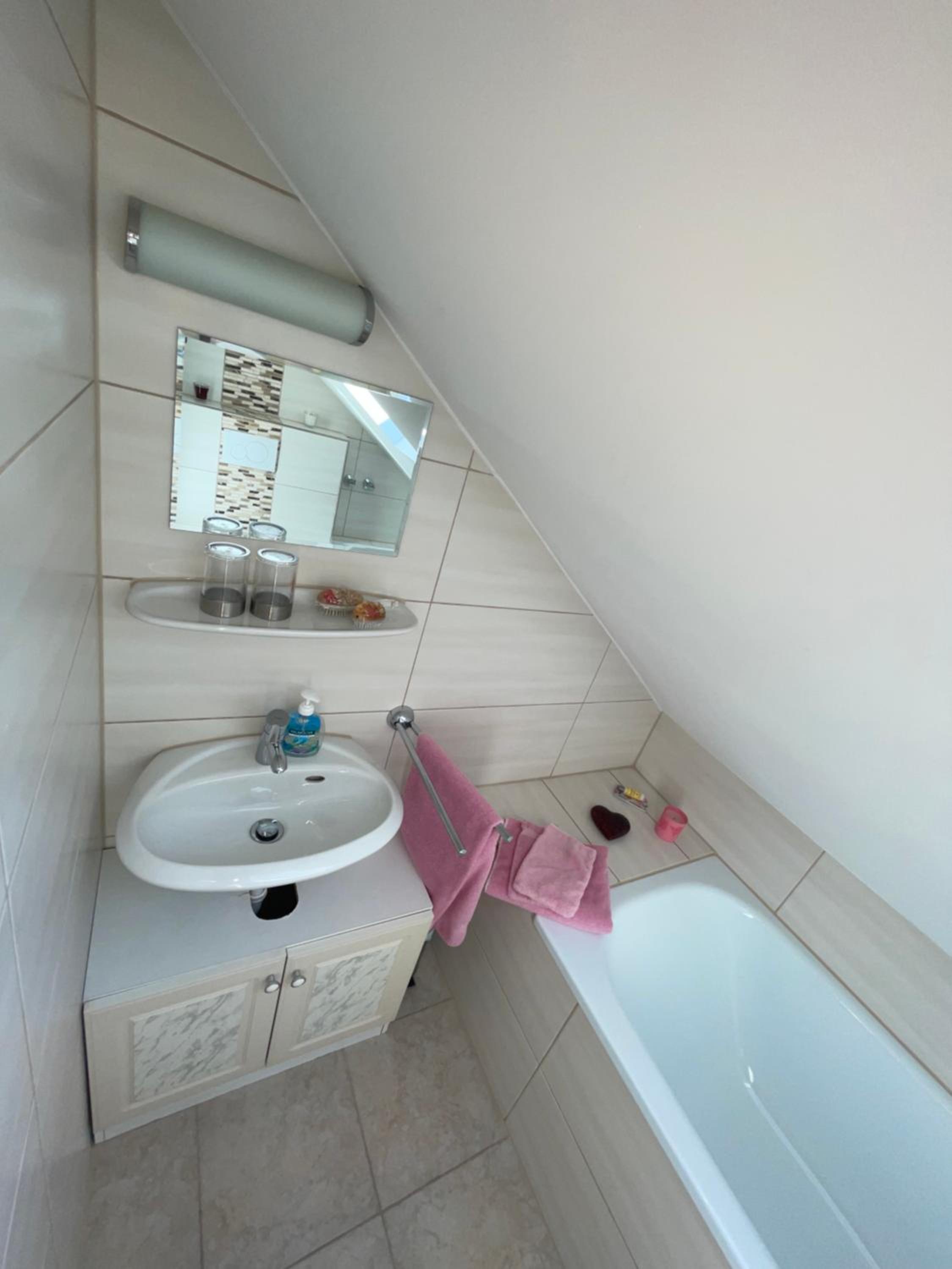 One-Bedroom Apartment - Photo 10