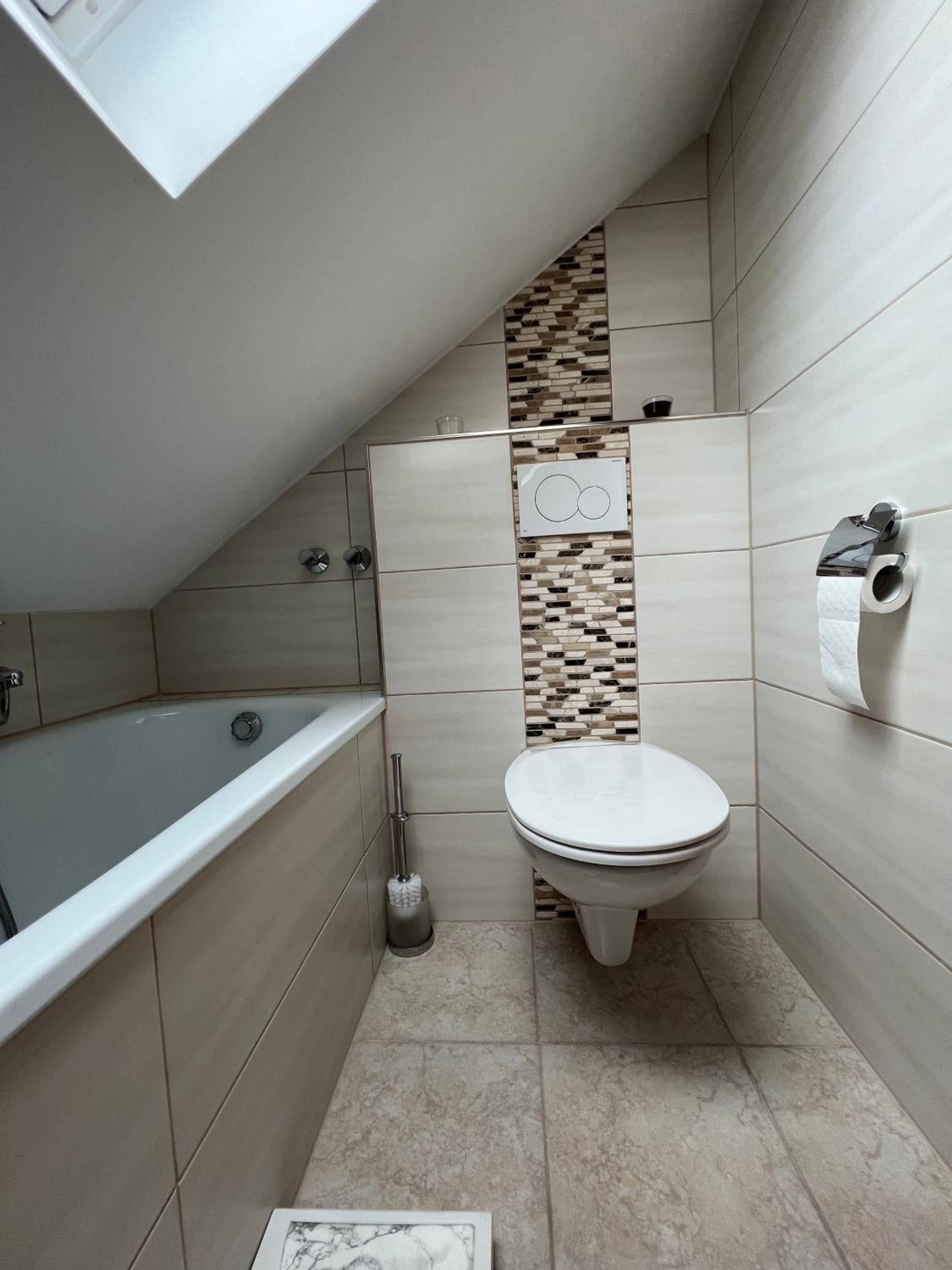 One-Bedroom Apartment - Photo 12