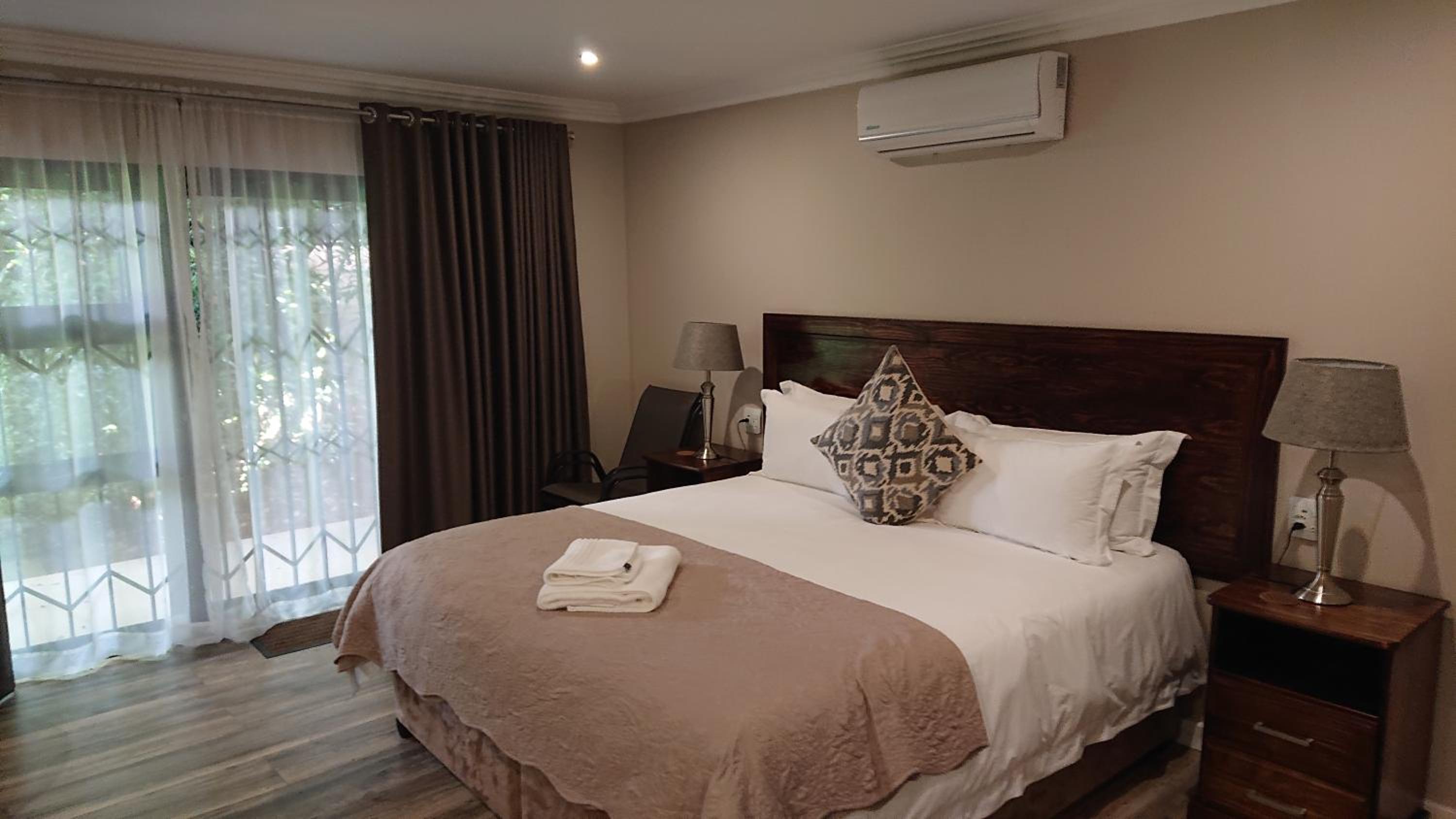Luxury Suite - Photo 1