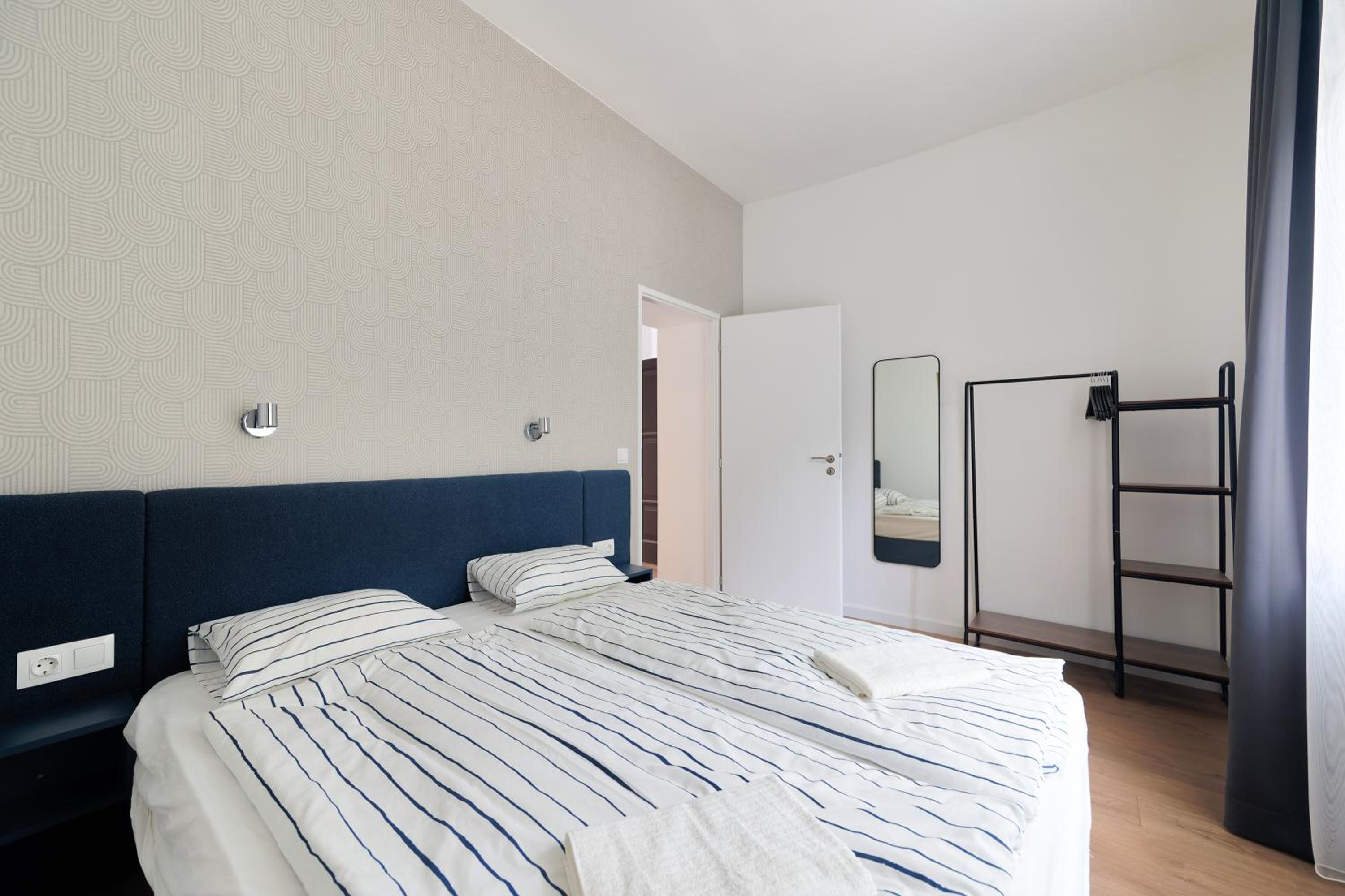 One-Bedroom Apartment - Photo 1