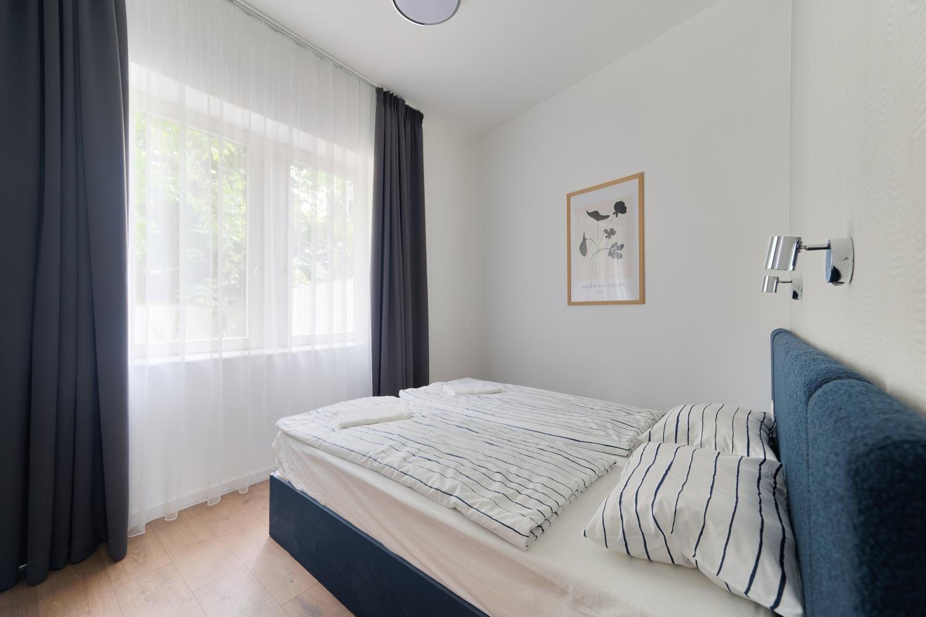 One-Bedroom Apartment - Photo 5