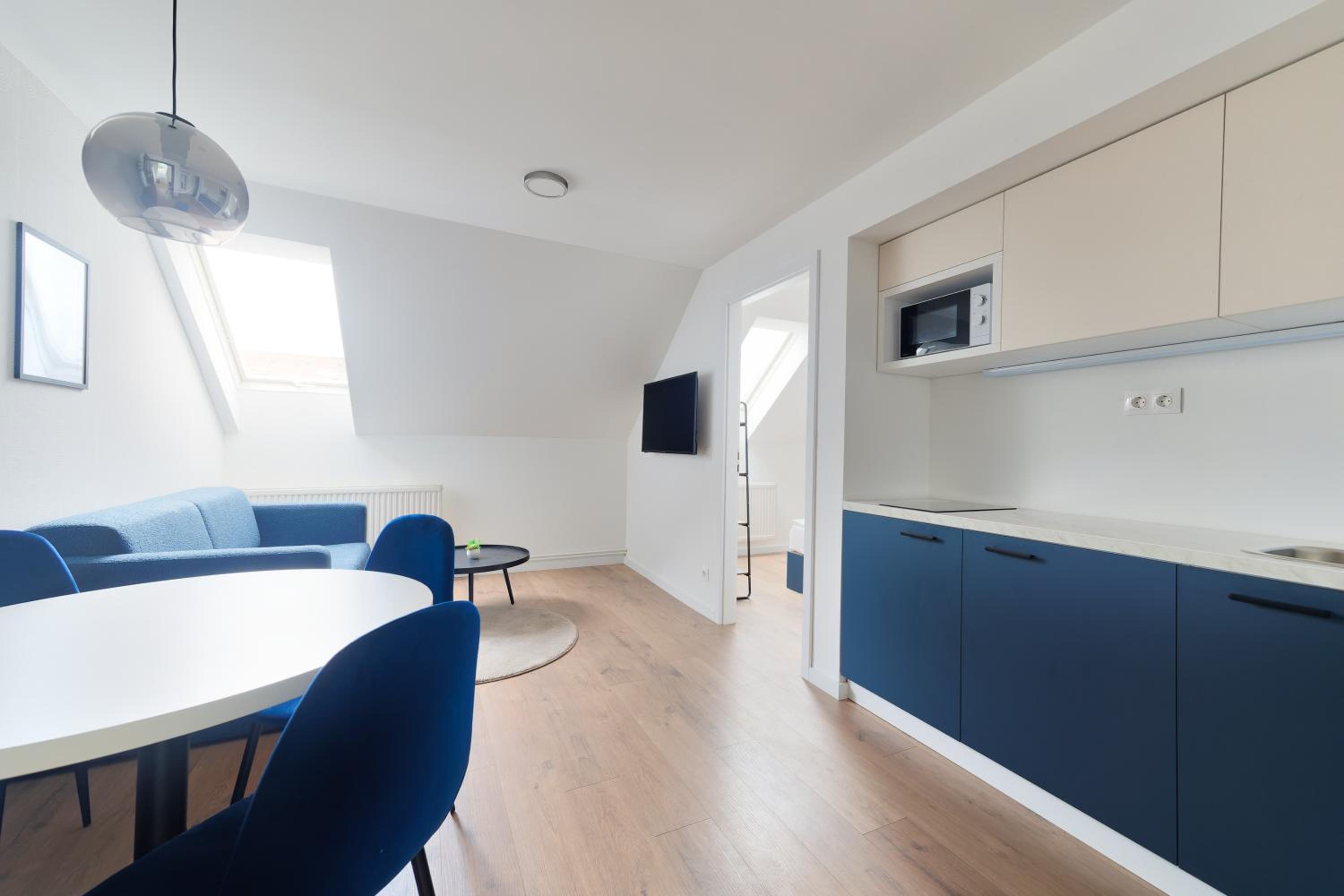 One-Bedroom Apartment - Photo 13