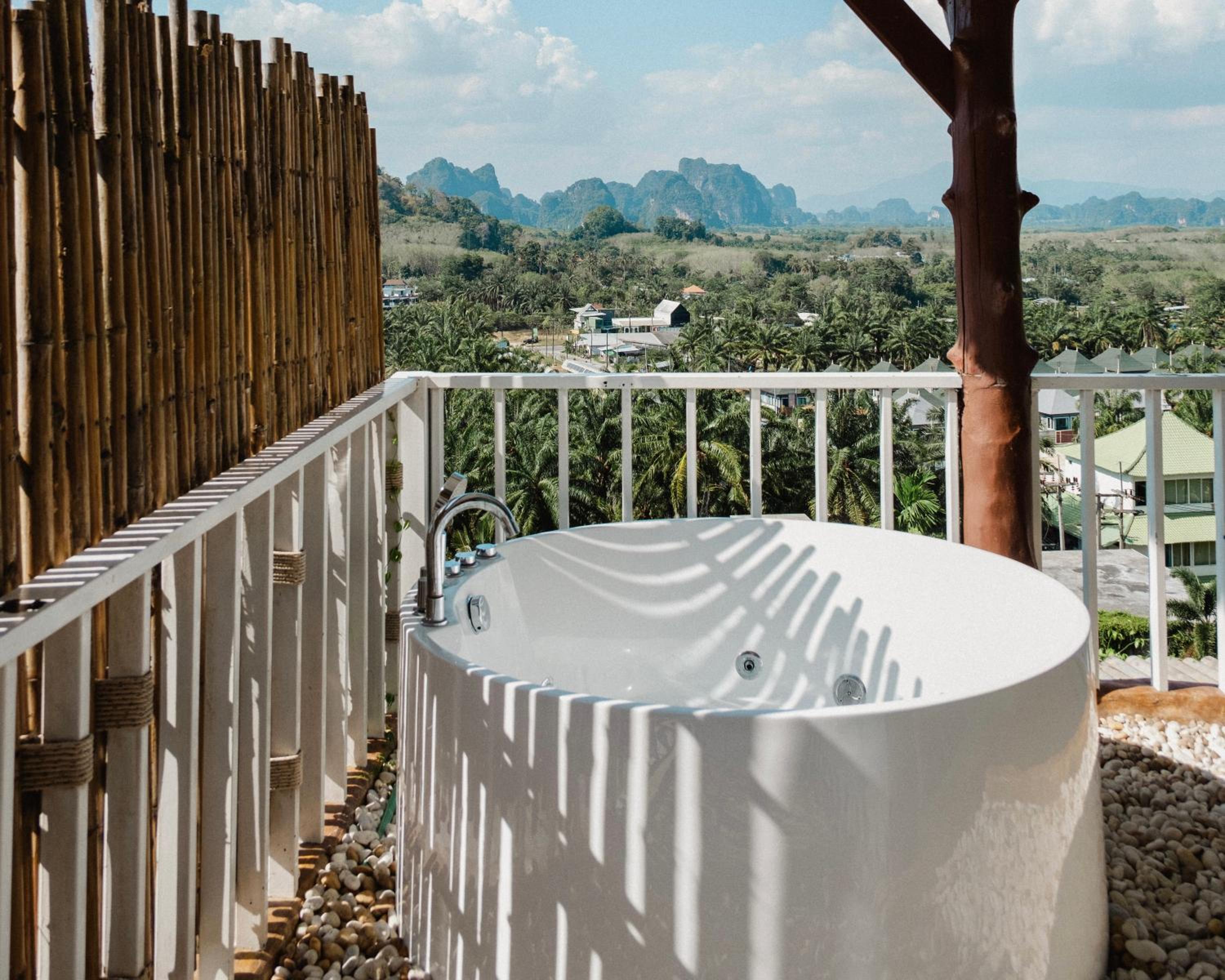 Jacuzzi Villa Five- Free Beach Shuttle - Photo 24