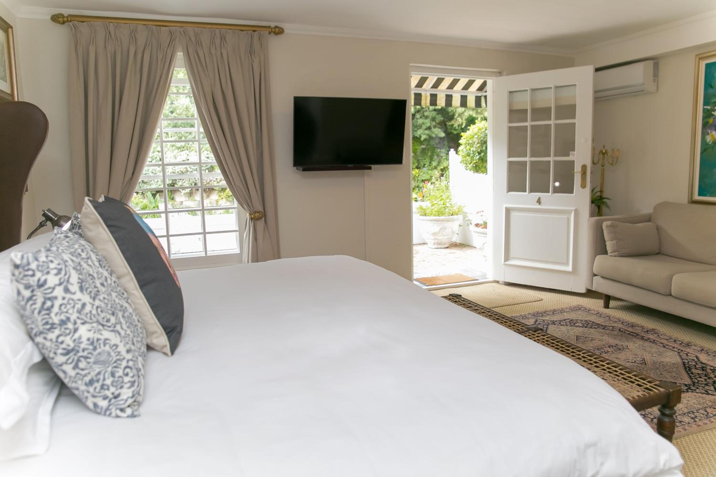 Twin Room - Photo 2