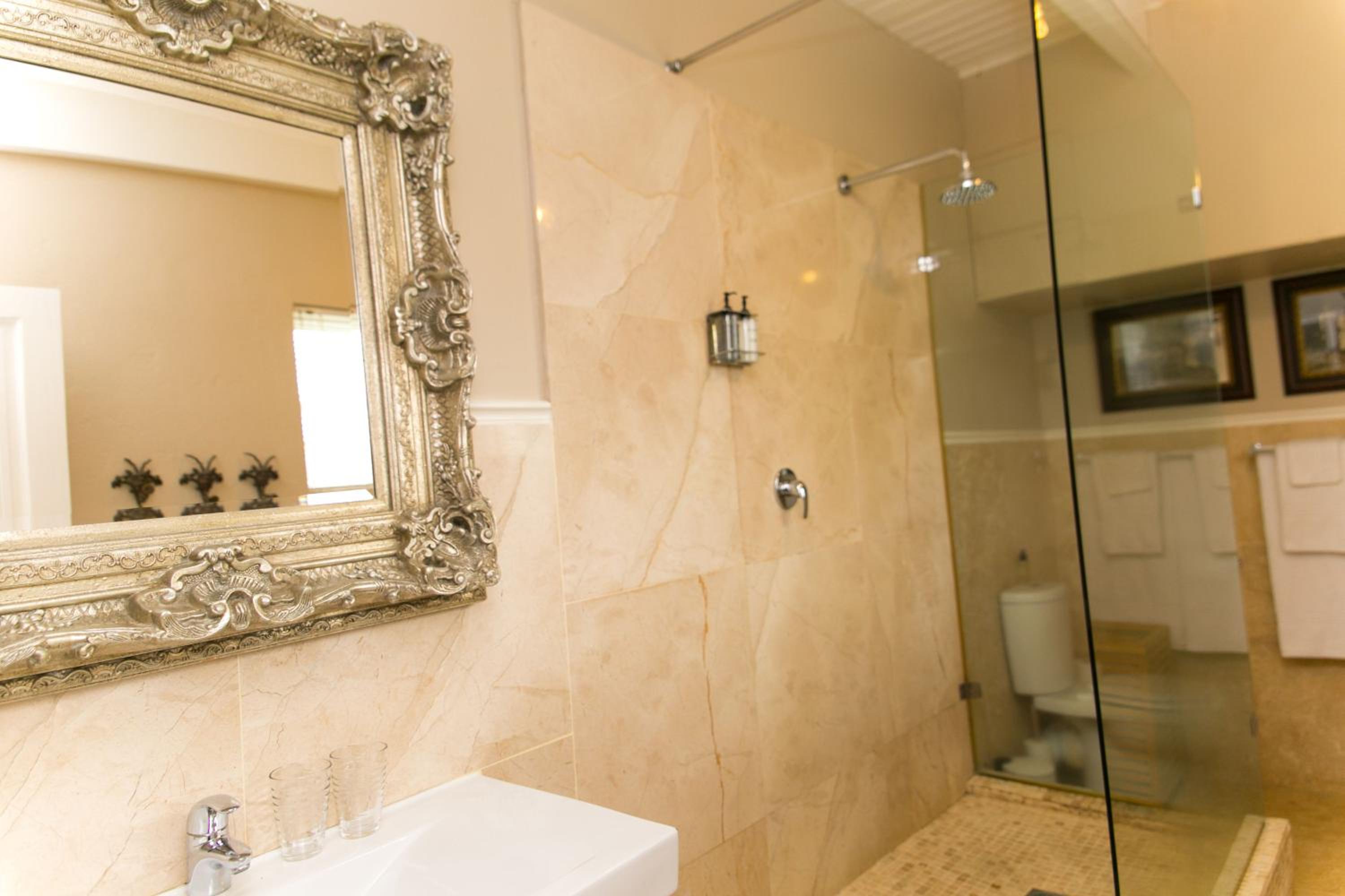 Superior Queen Room - Photo 7
