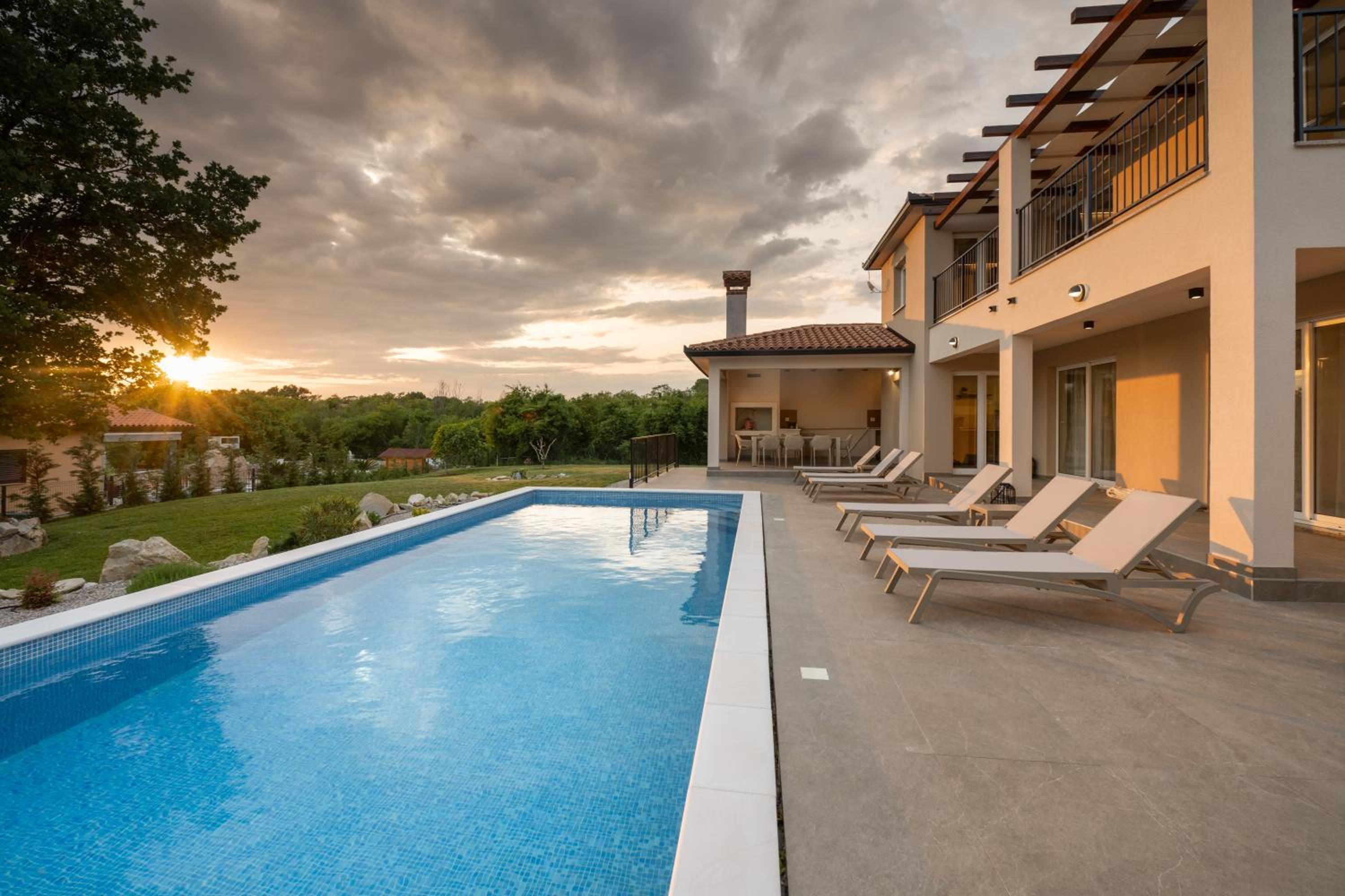 Villa photo 3