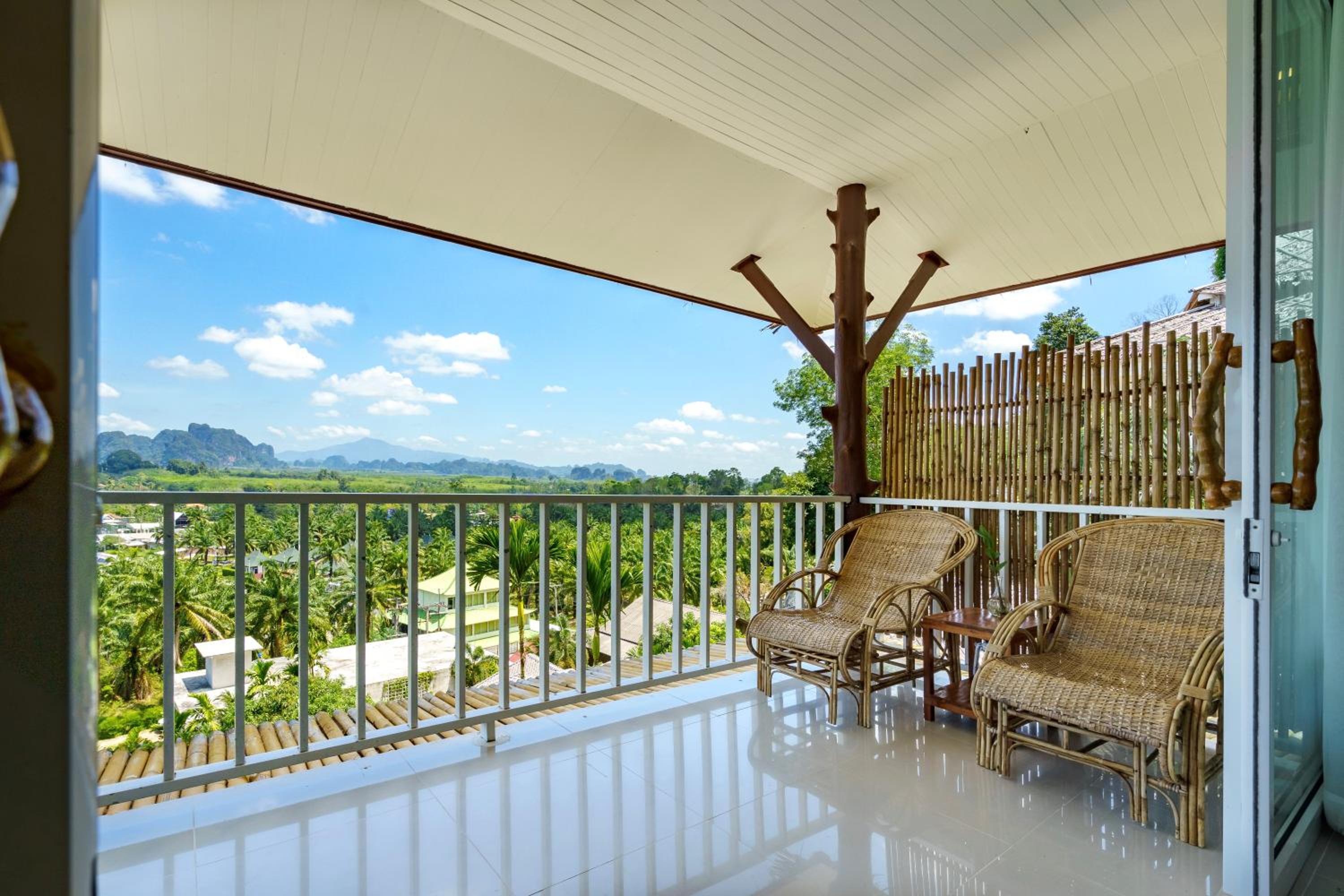 Jacuzzi Villa Five- Free Beach Shuttle - Photo 9