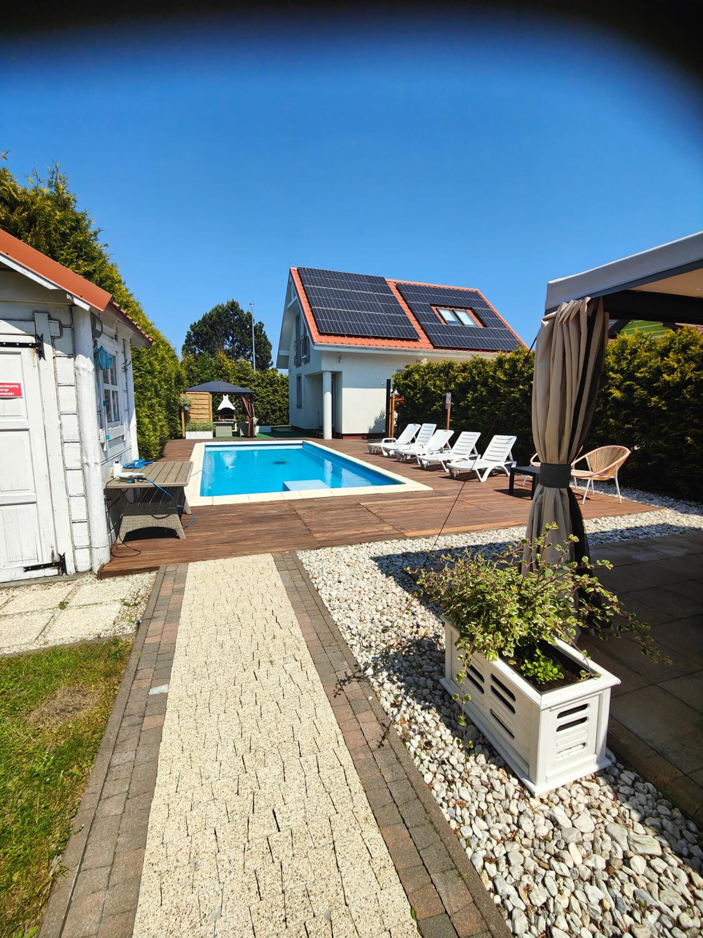 Four-Bedroom House photo 2