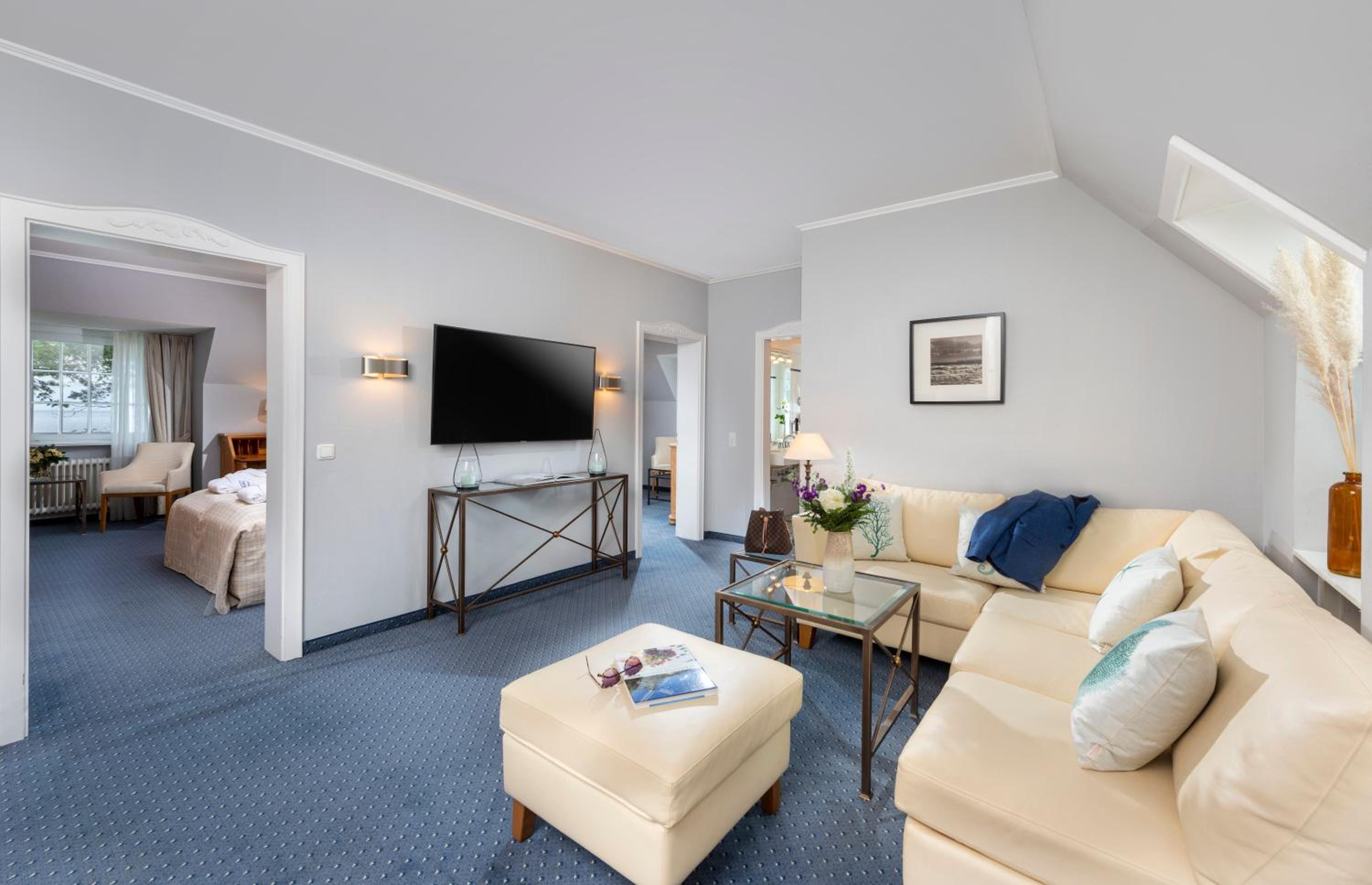Deluxe Suite with Sea View photo 1