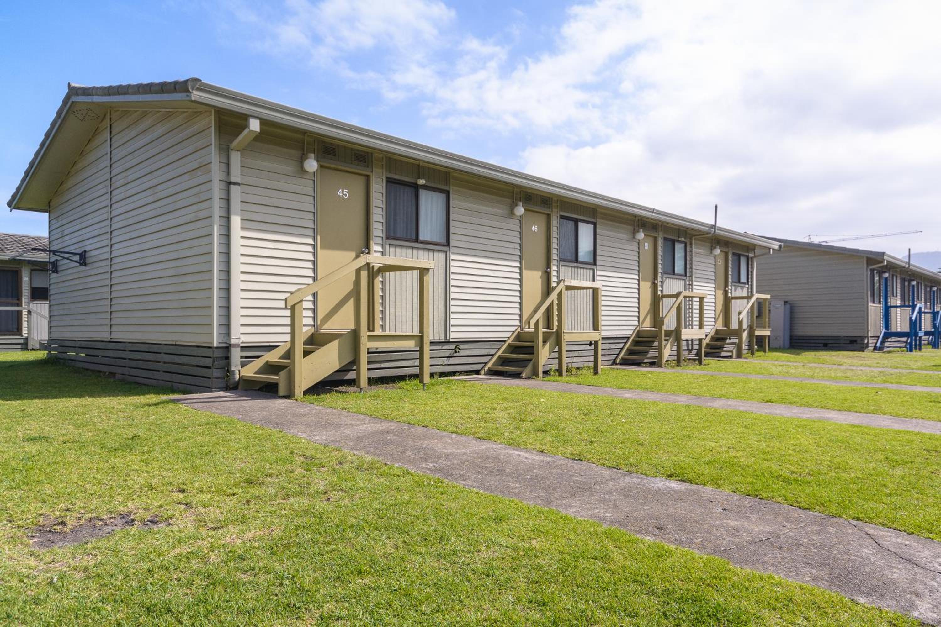 Open Plan Motel Style Air Conditioned Cabin photo 2
