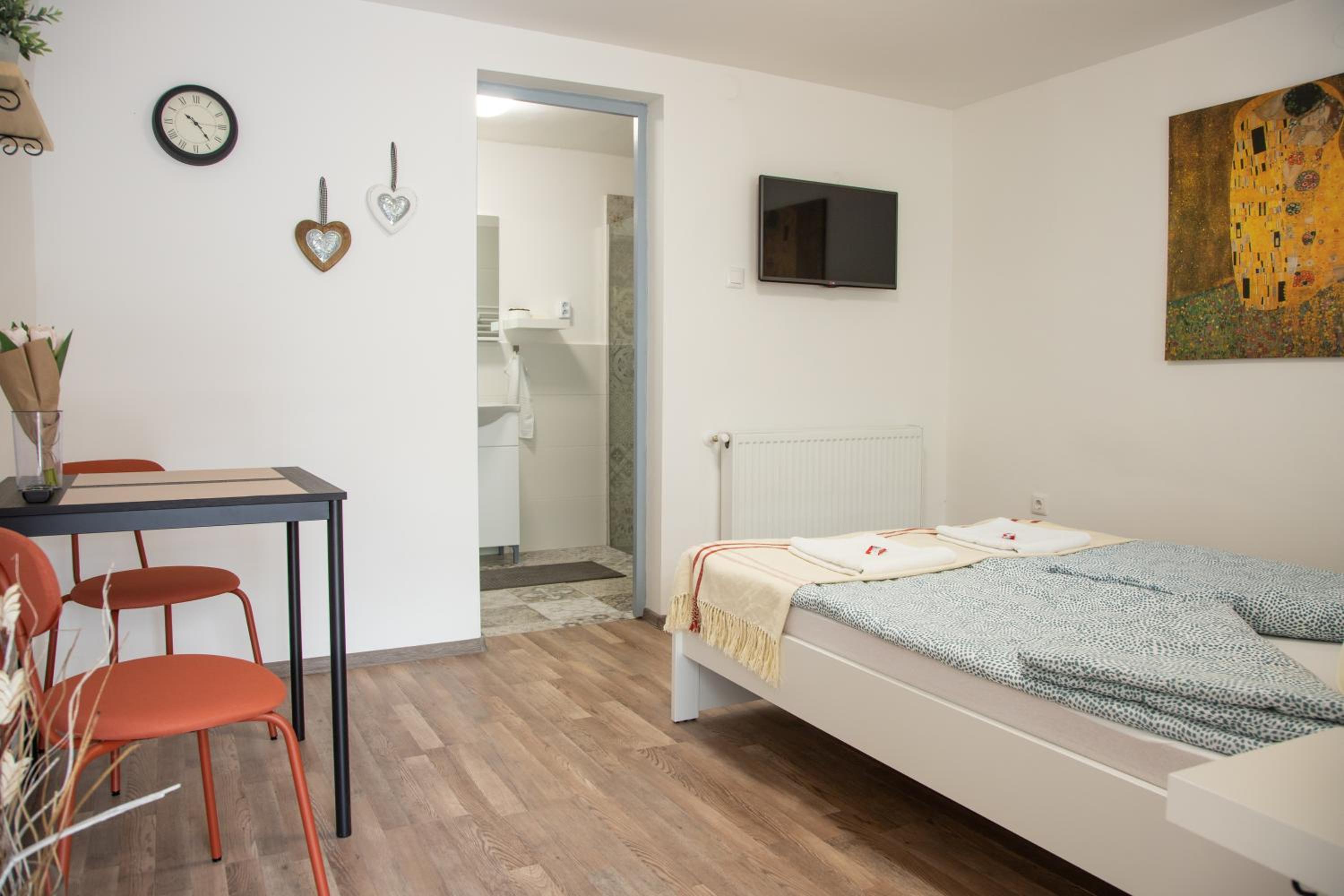 Apartment with Terrace photo 3