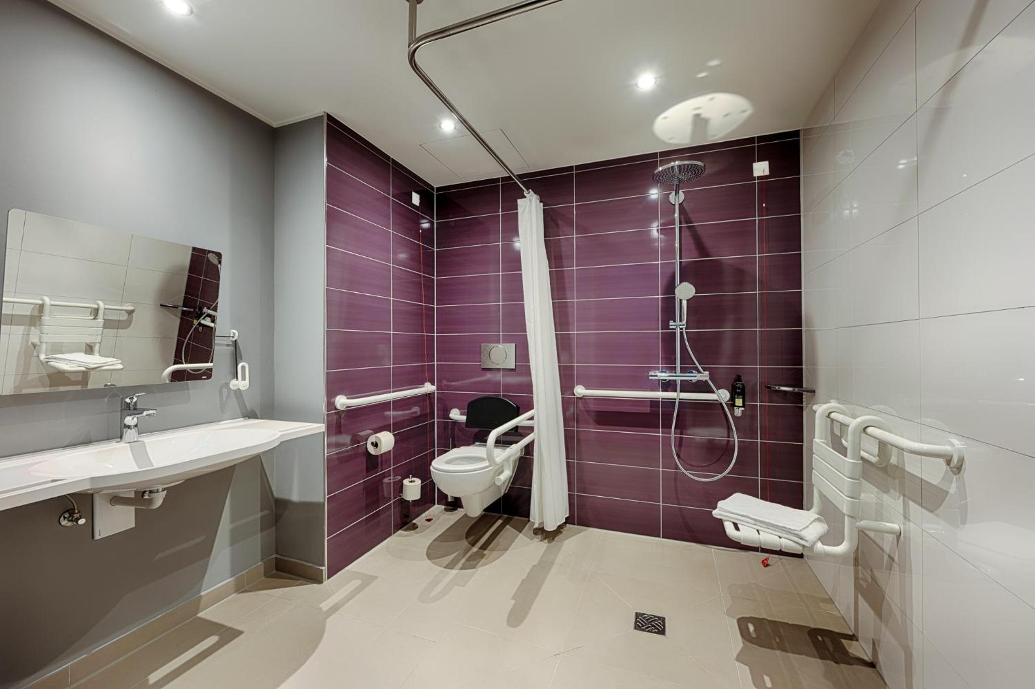 Double Room- barrier-free thumbnail 6