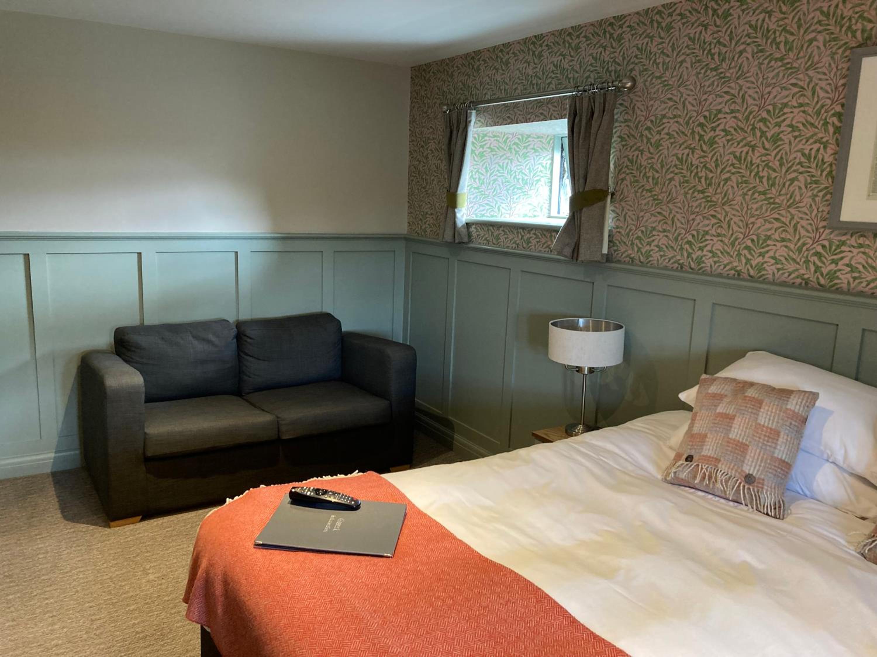 Family Room - Photo 2