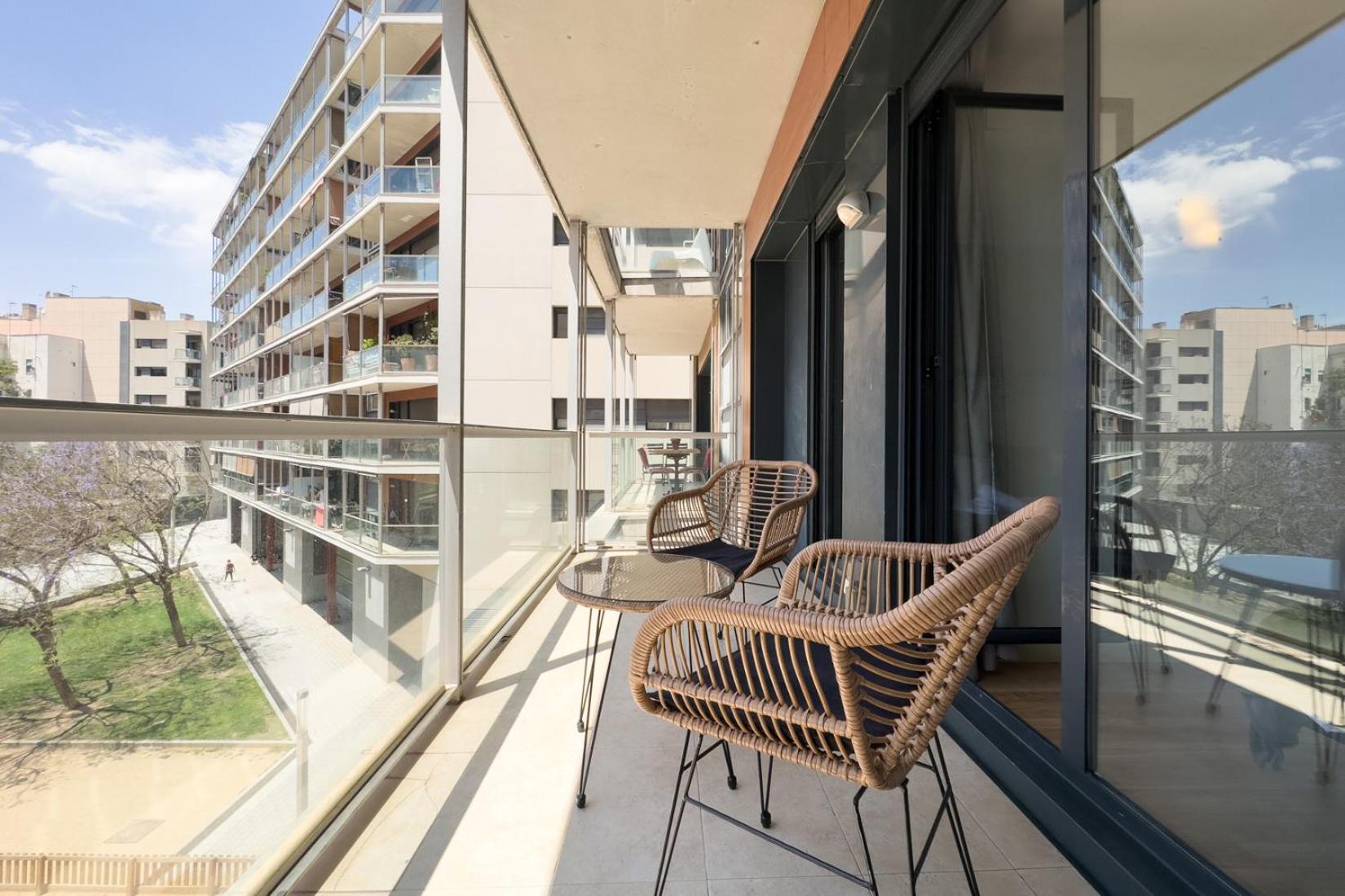 Apartment with Balcony photo 3