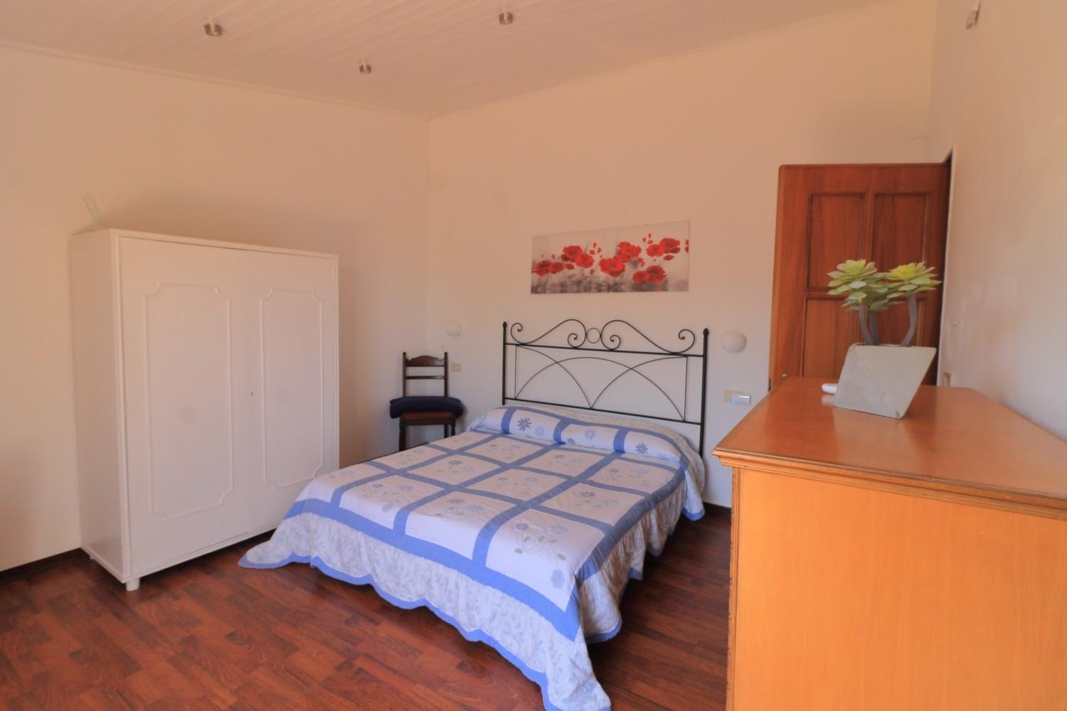 Large Double Room photo 1