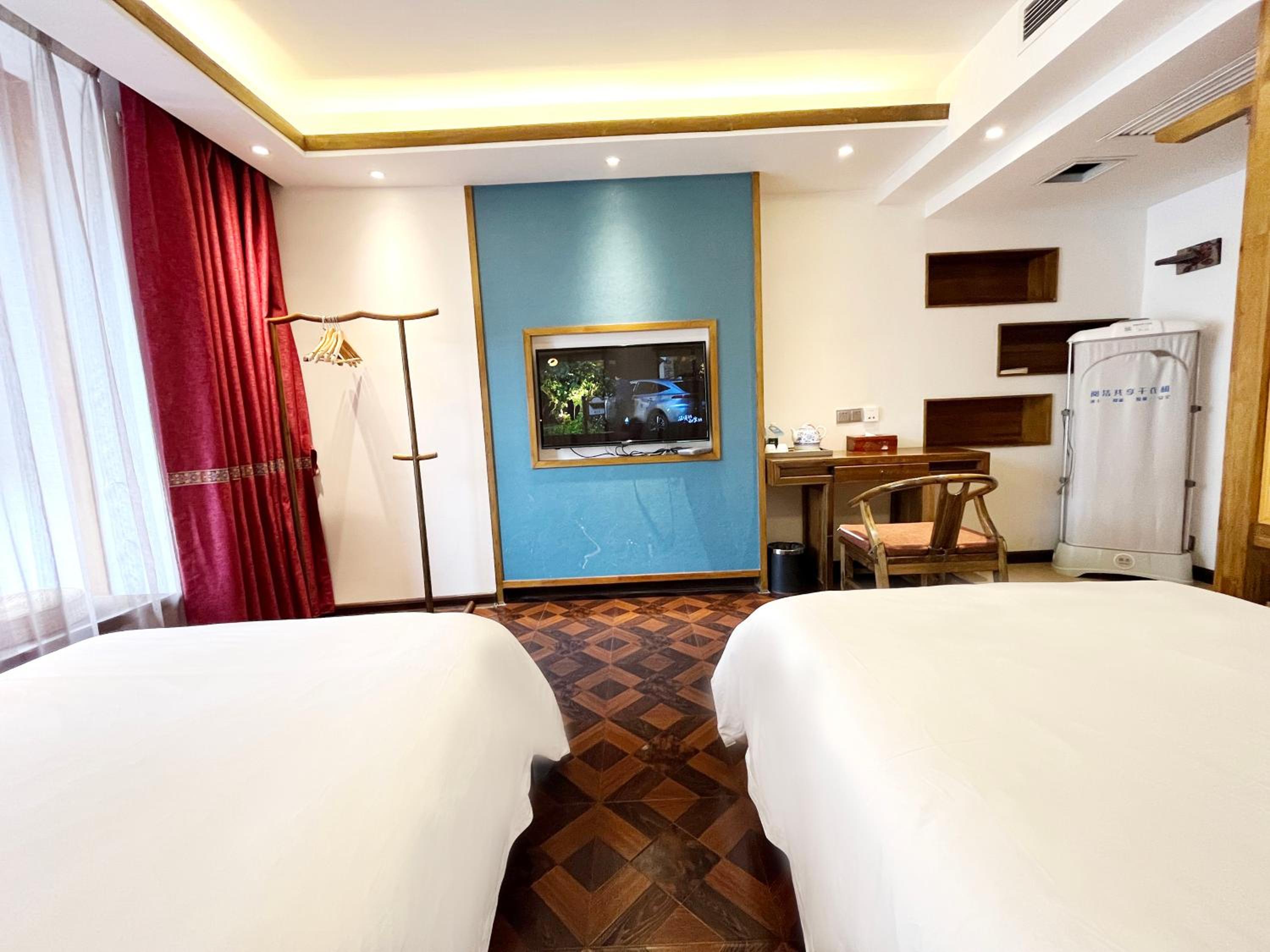Twin Room with Private Bathroom photo 3