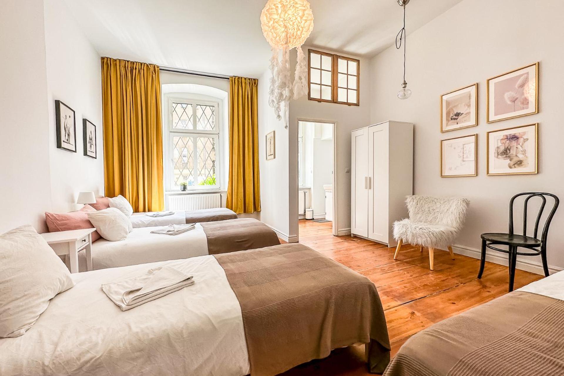Premium Four-Bedroom Apartment with 2 Bathrooms and Living Room  - Photo 22