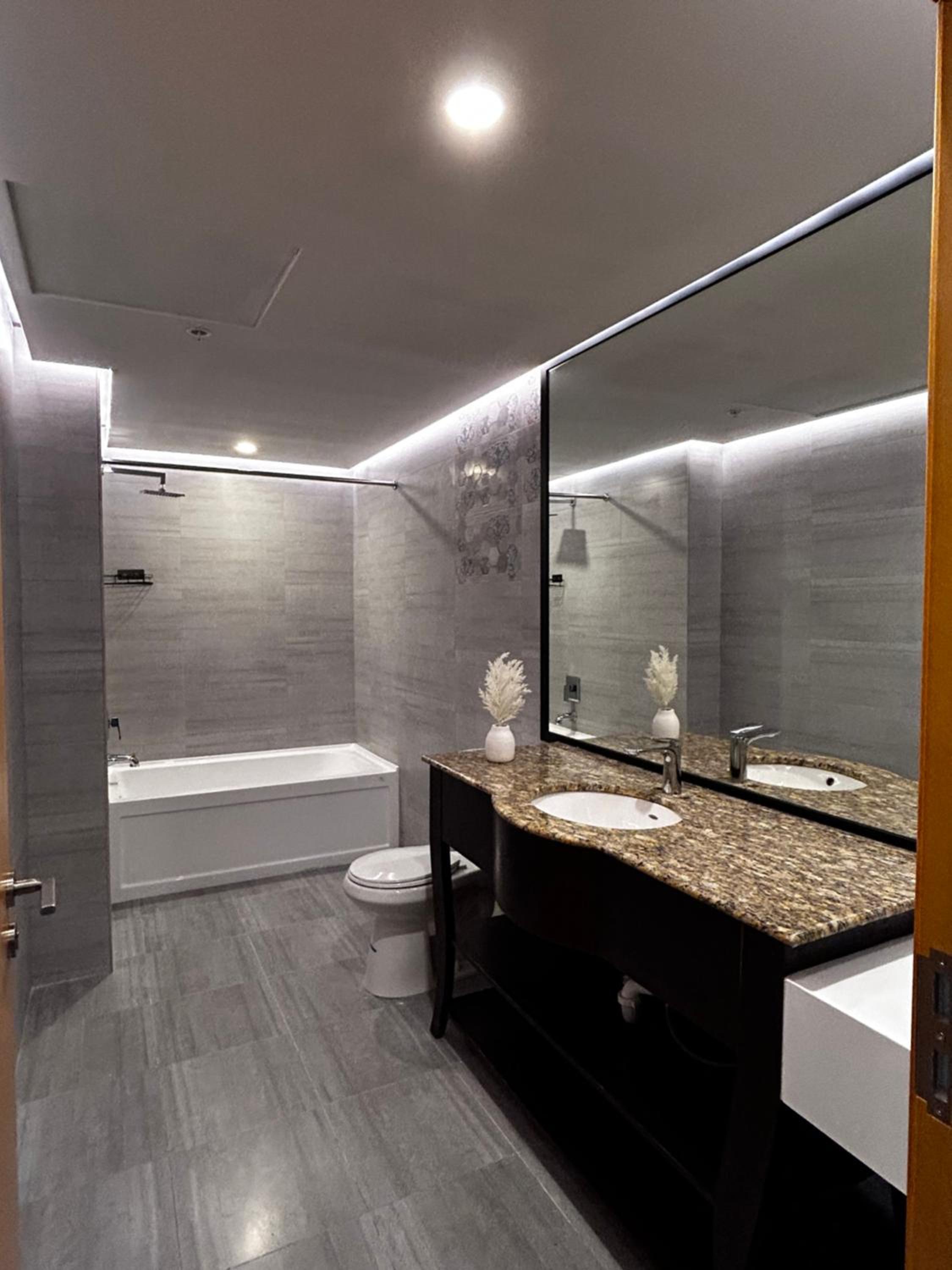 Suite - Photo 4