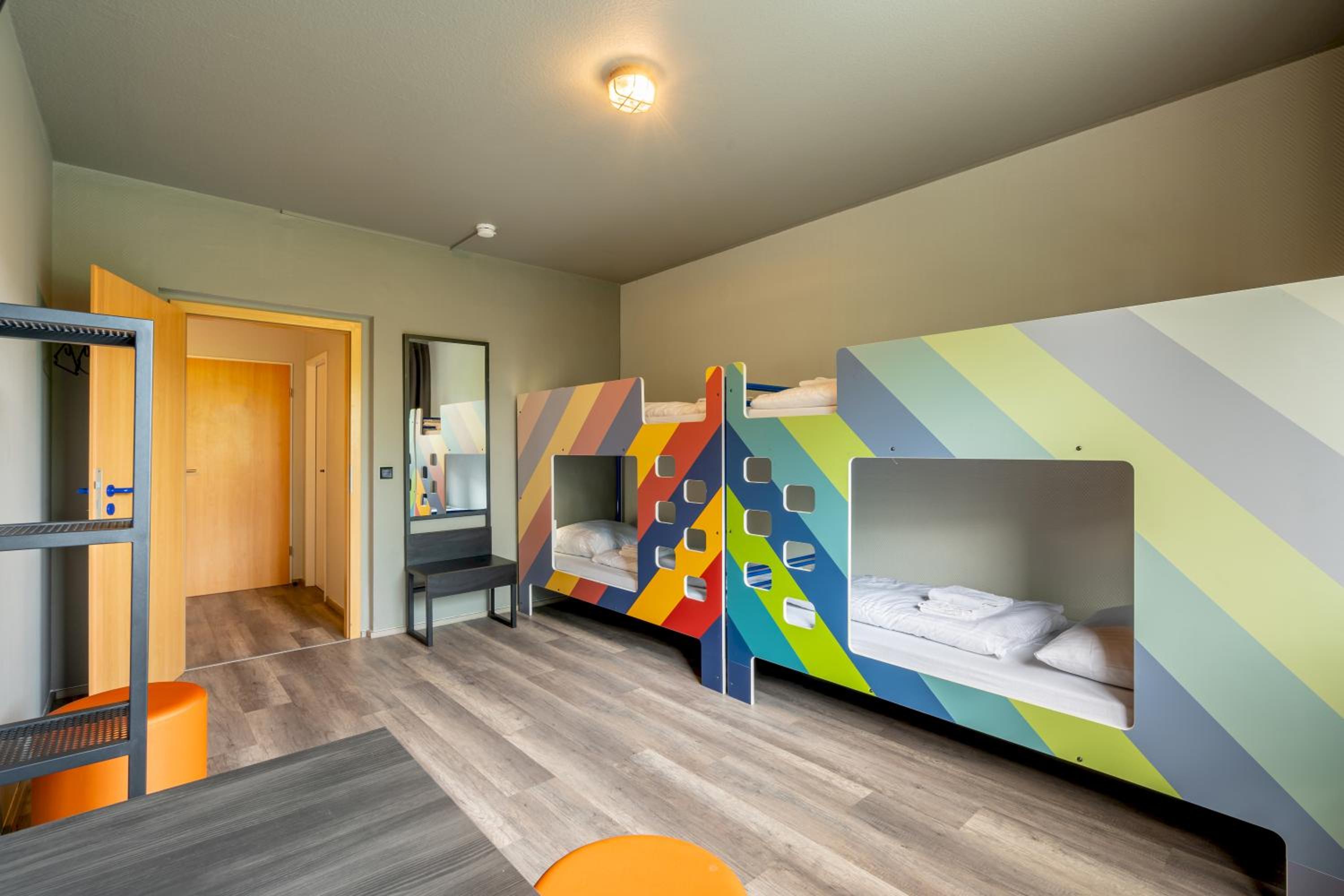 Six-Bed Room photo 2