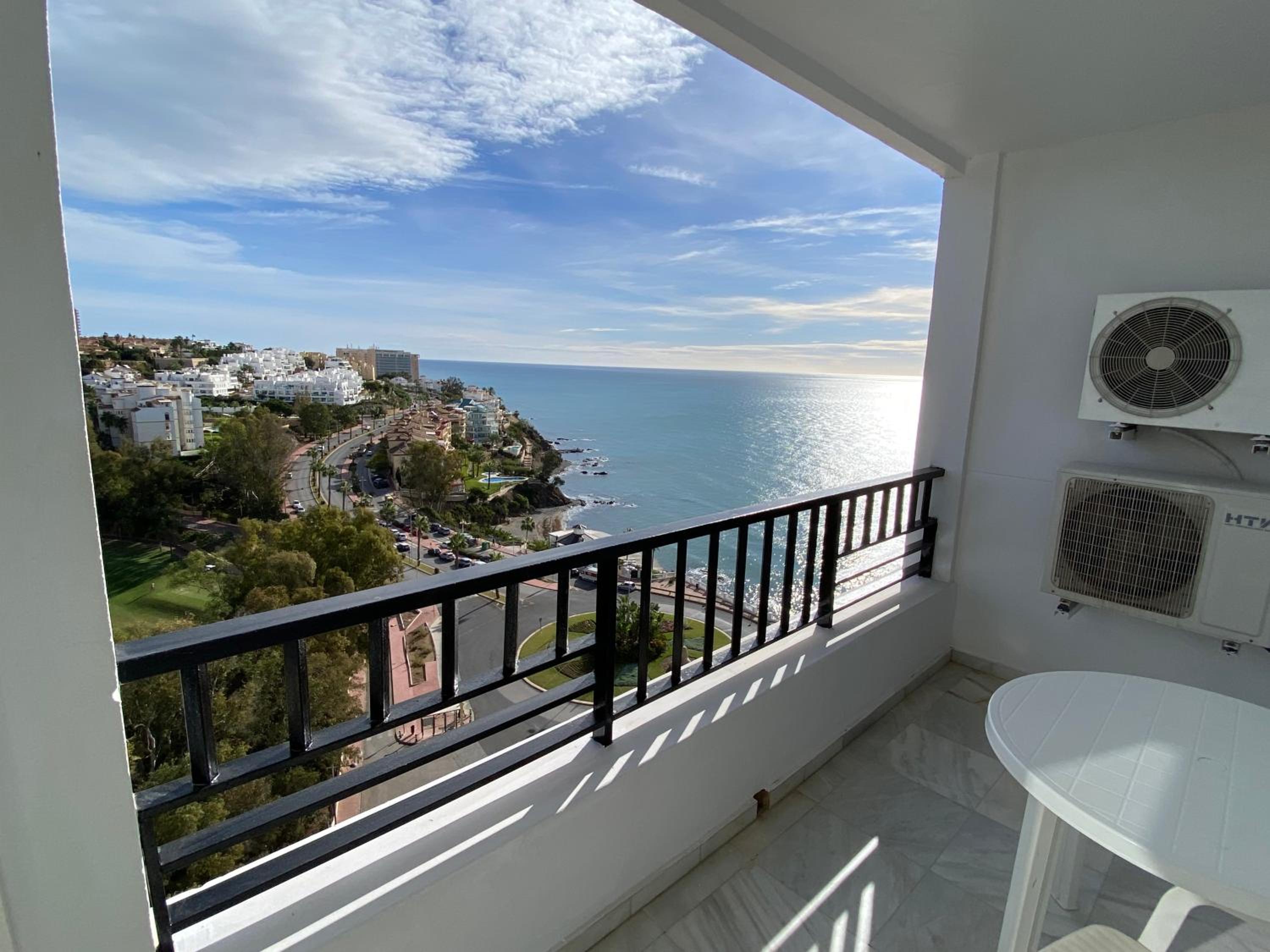 One-Bedroom Apartment with Sea View - Photo 8