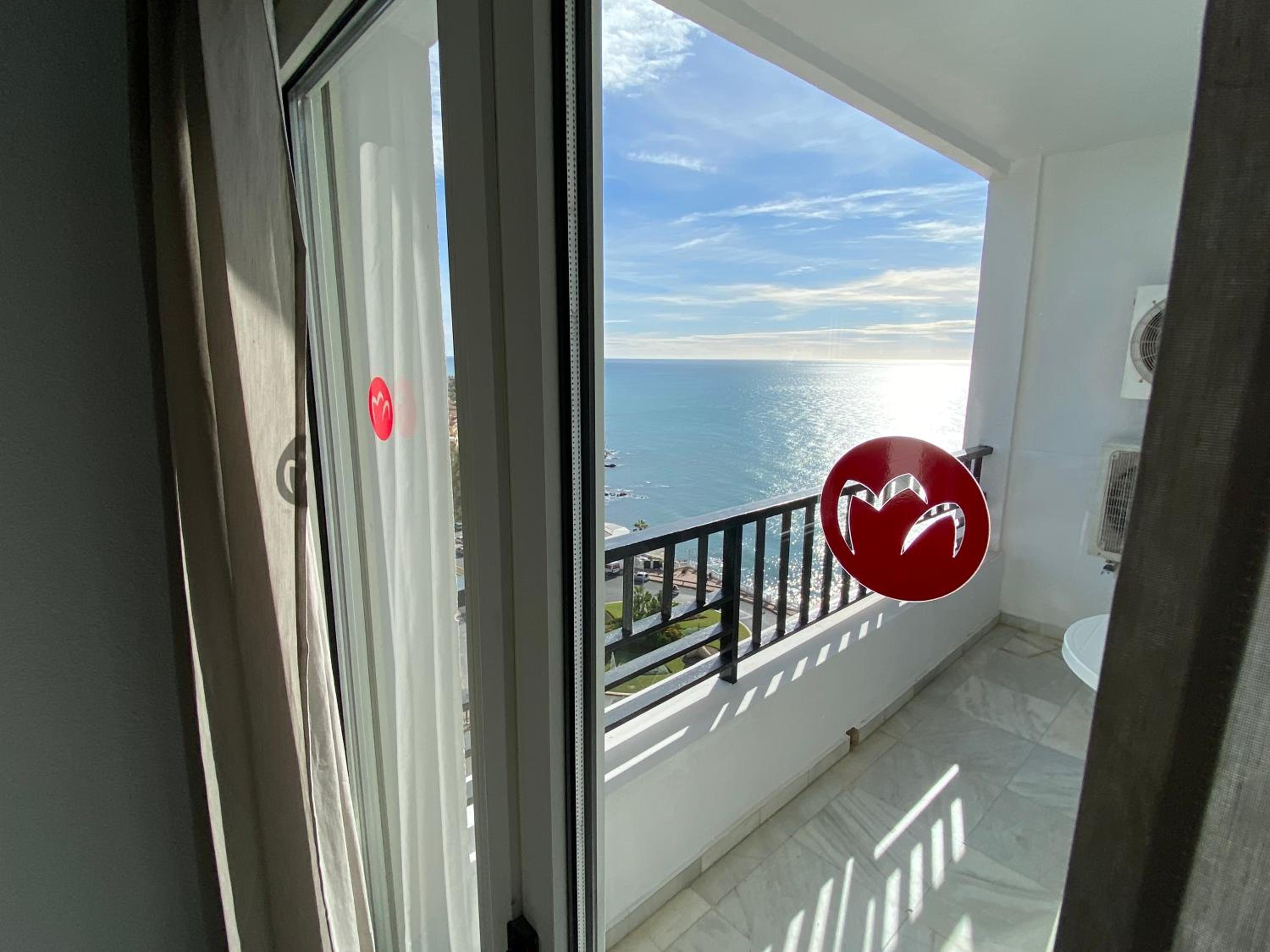 One-Bedroom Apartment with Sea View - Photo 7